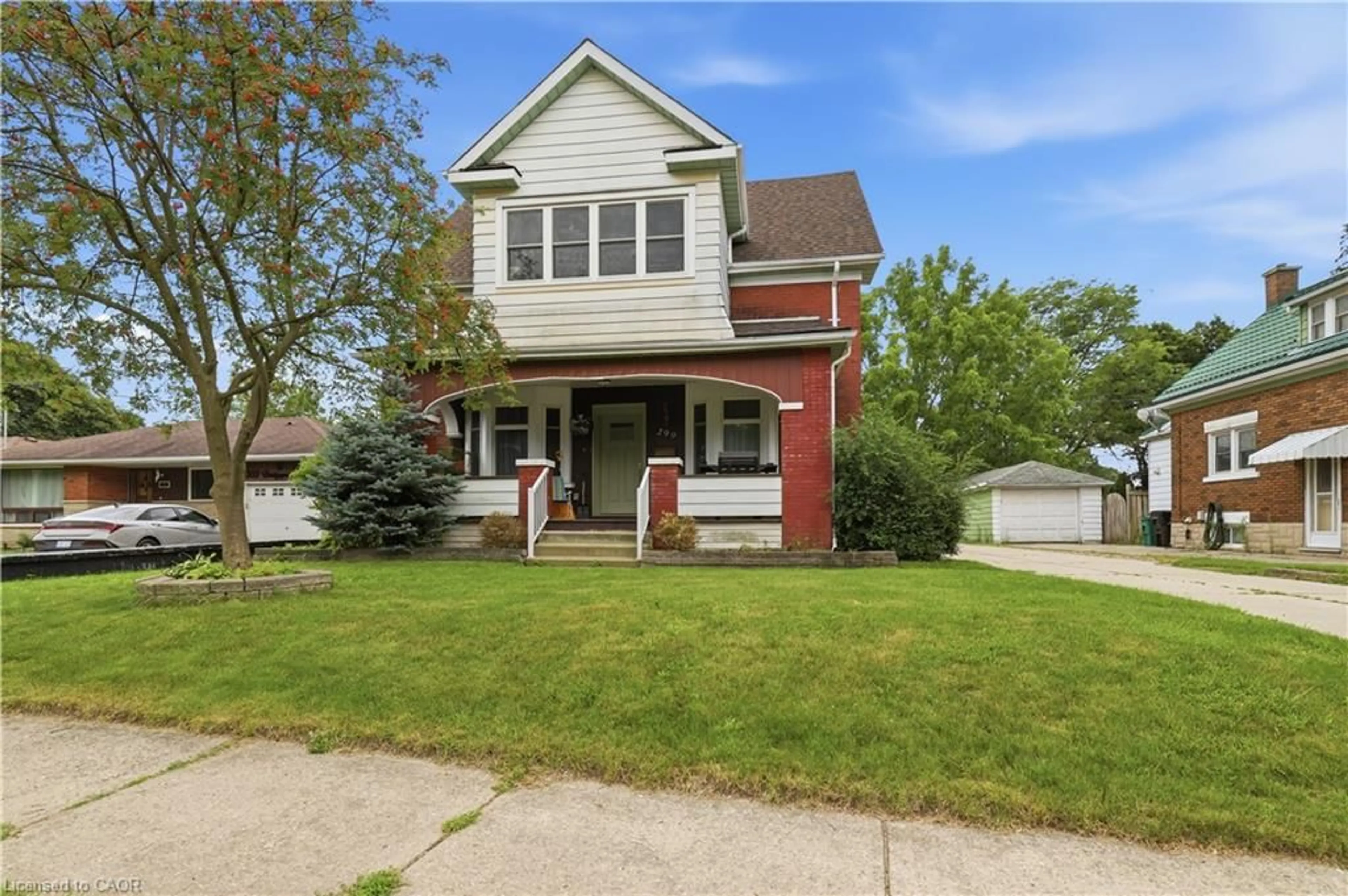 Home with vinyl exterior material, street for 299 Bridgeport Rd, Waterloo Ontario N2J 2K9