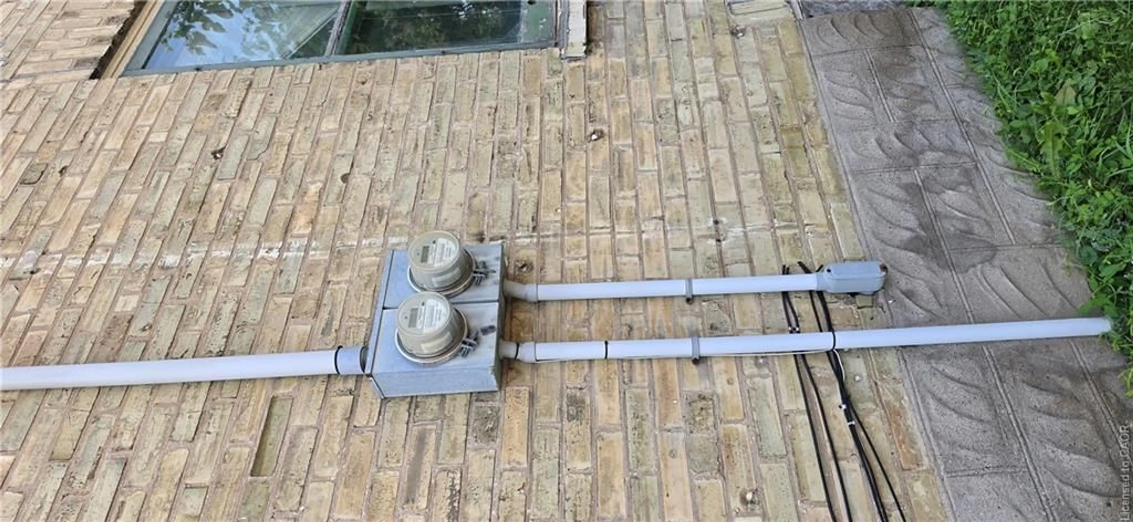 A pic from outside/outdoor area/front of a property/back of a property/a pic from drone, city buildings view from balcony for 263 Mill St, Kitchener Ontario N2M 3R4