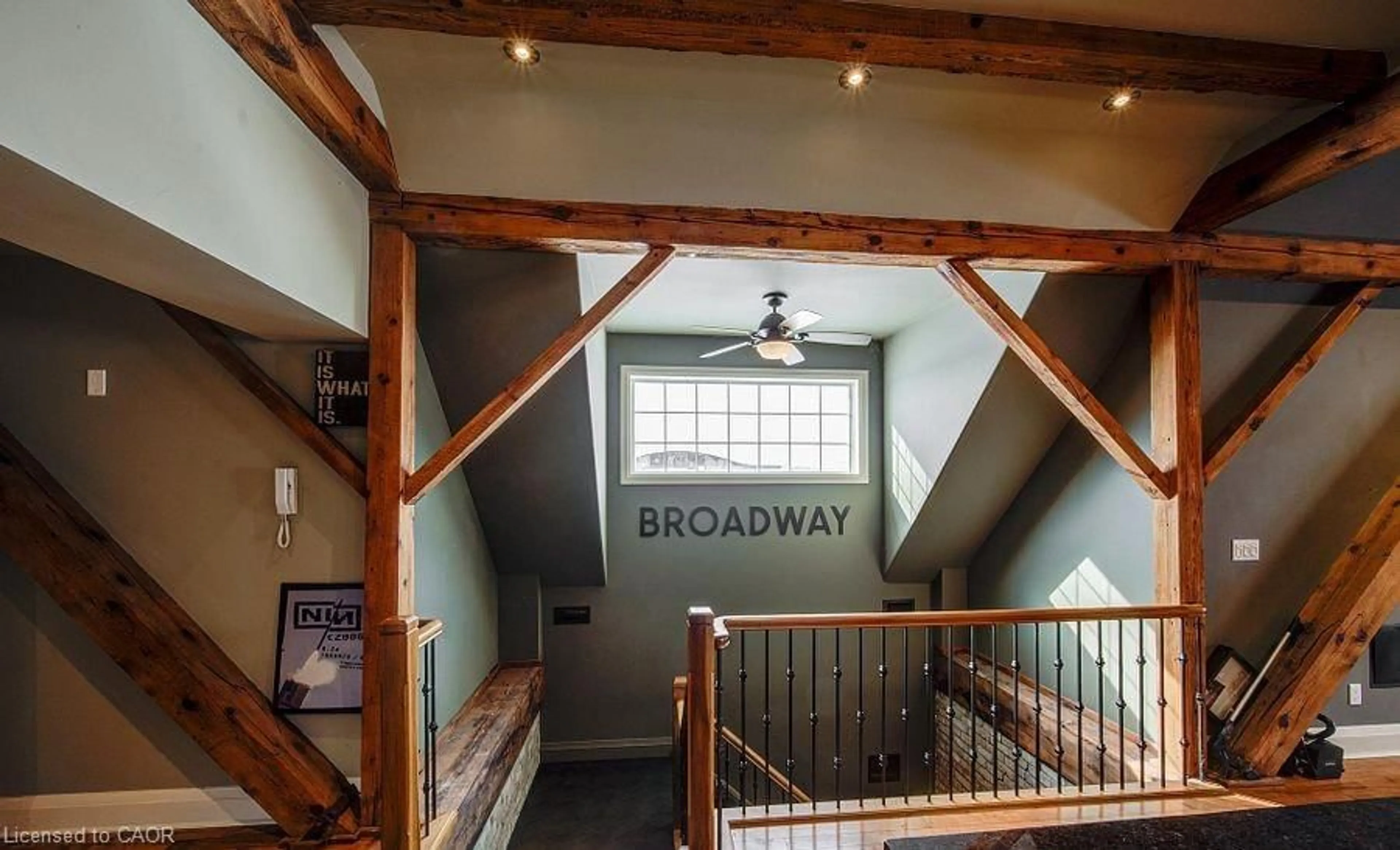 Indoor entryway for 81 Broadway St #Unit 11, Woodstock Ontario N4S 3A1