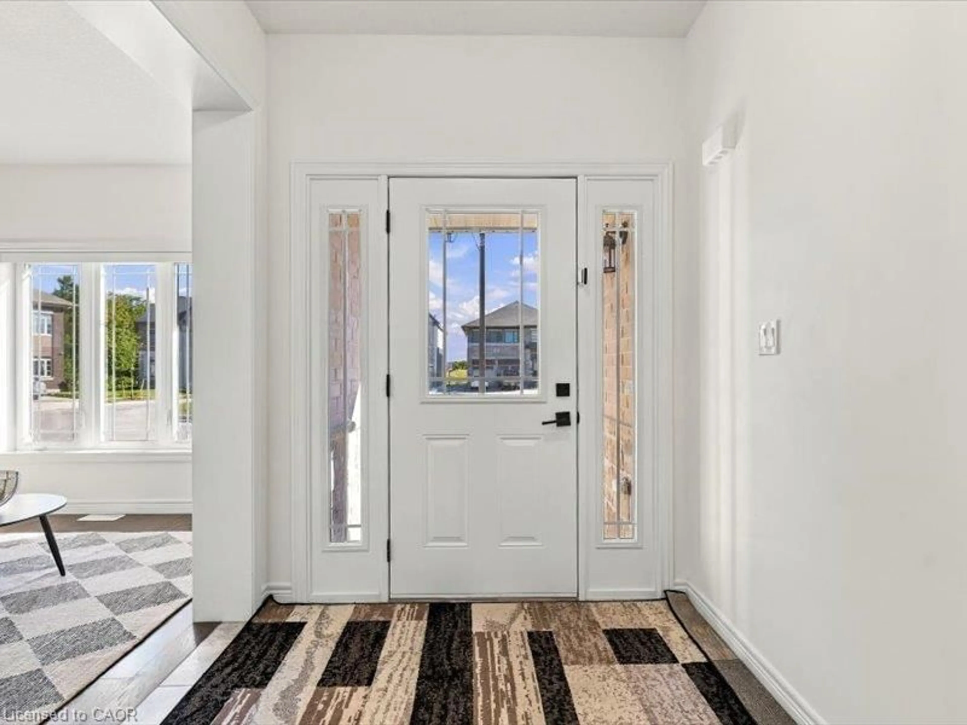 Indoor entryway for 905 Broadacre Pl, Kitchener Ontario N2R 0S6