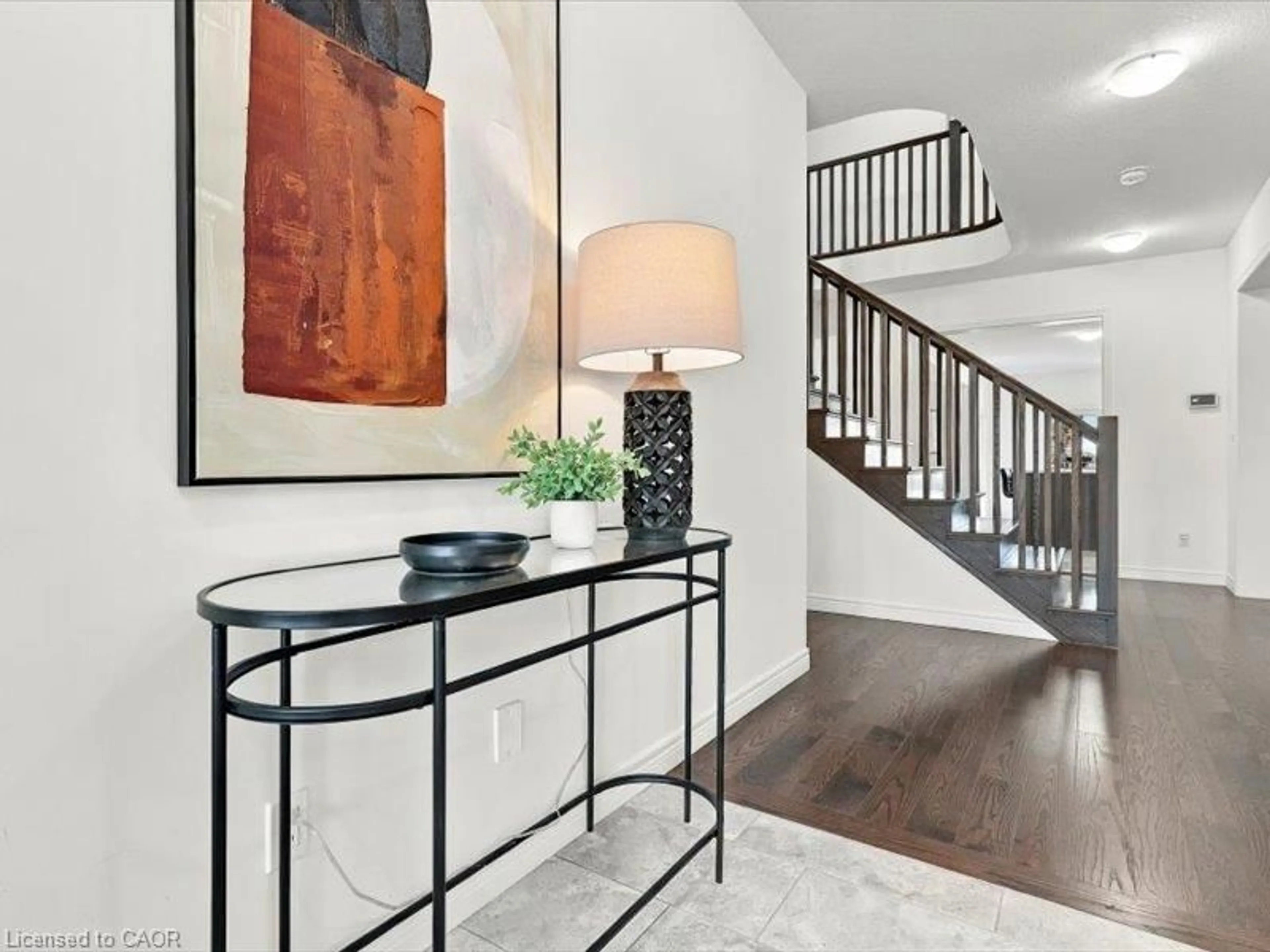 Indoor entryway for 905 Broadacre Pl, Kitchener Ontario N2R 0S6