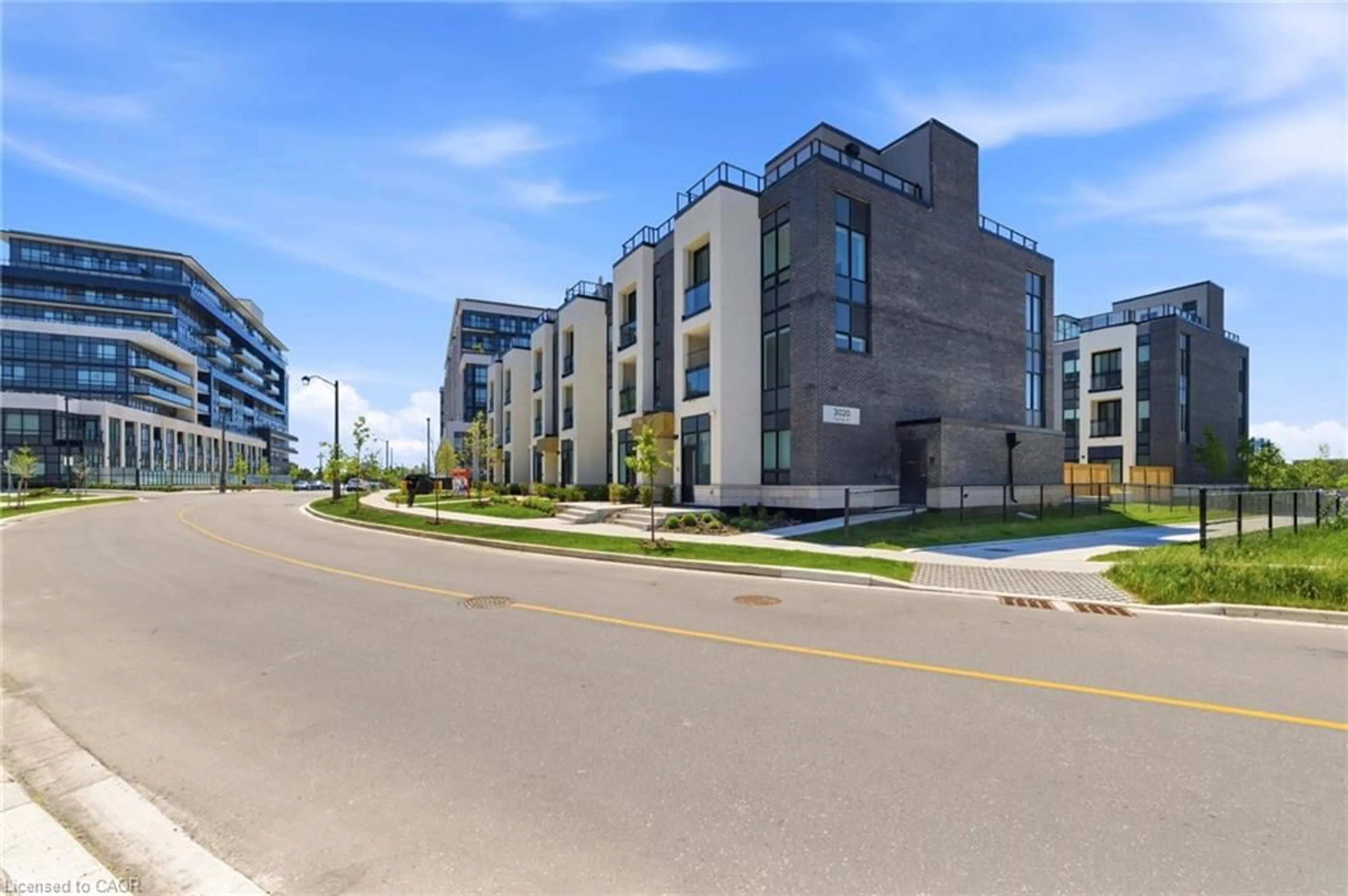 A pic from outside/outdoor area/front of a property/back of a property/a pic from drone, street for 3020 Trailside Dr #138, Oakville Ontario L6M 5R1