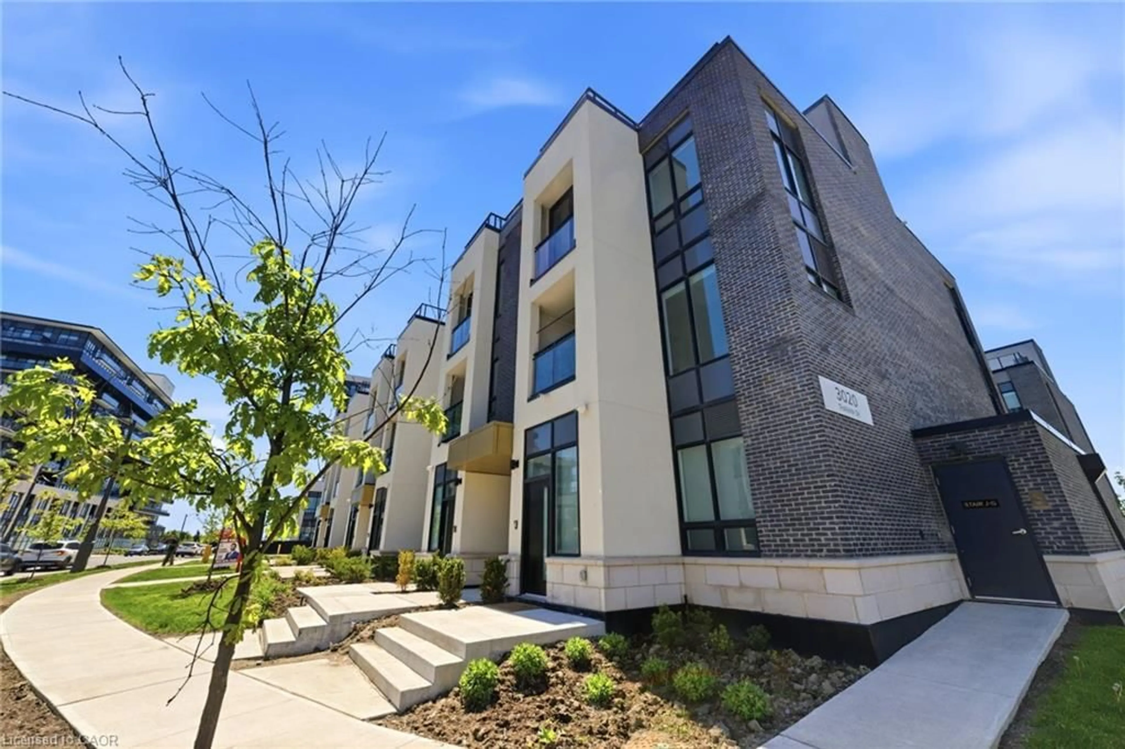 Patio, unknown for 3020 Trailside Dr #138, Oakville Ontario L6M 5R1