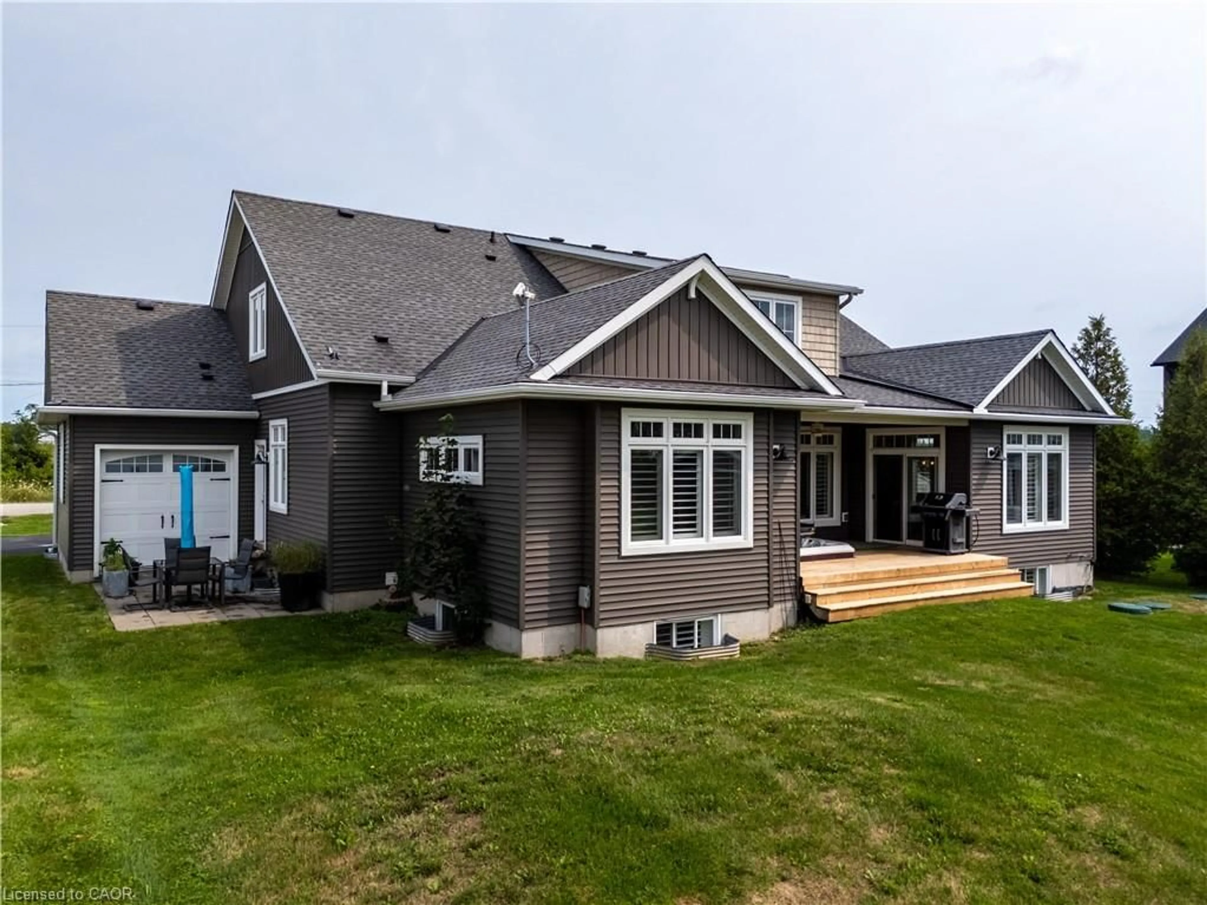 Home with vinyl exterior material, unknown for 3176 Lakeshore Rd, Dunnville Ontario N1A 2W8