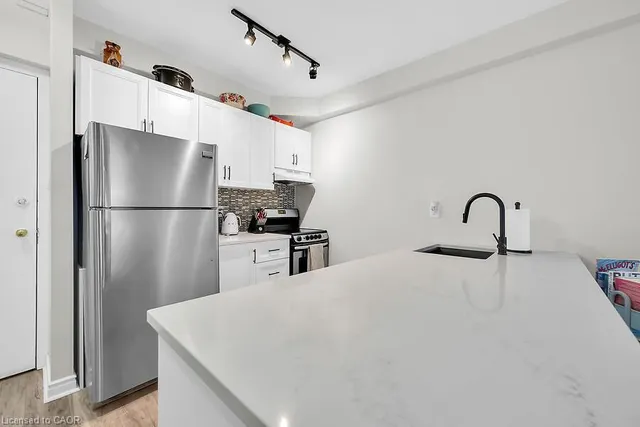 141 Catharine St #102, Hamilton 5