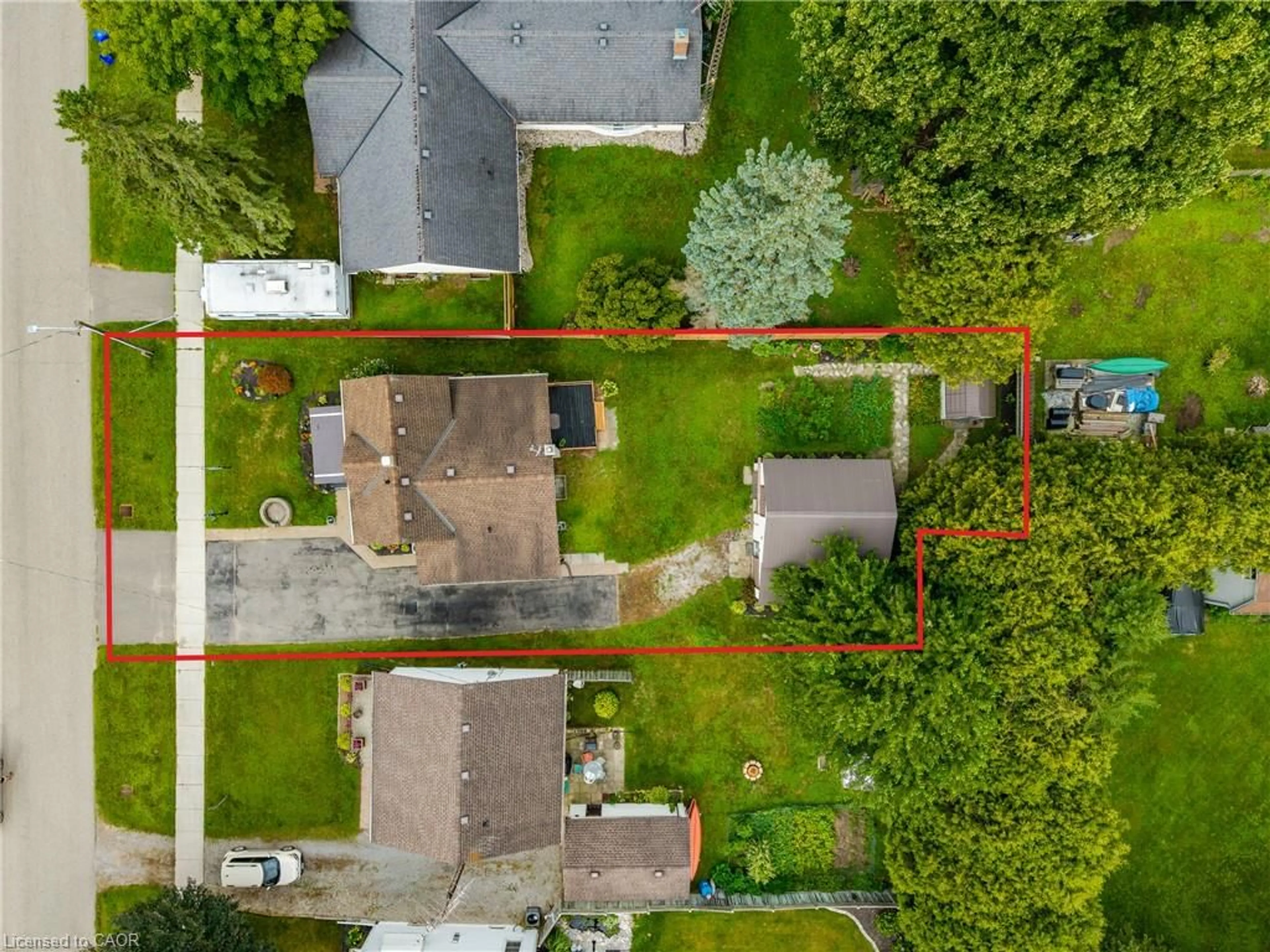 A pic from outside/outdoor area/front of a property/back of a property/a pic from drone, street for 55716 Main St, Straffordville Ontario N0J 1Y0