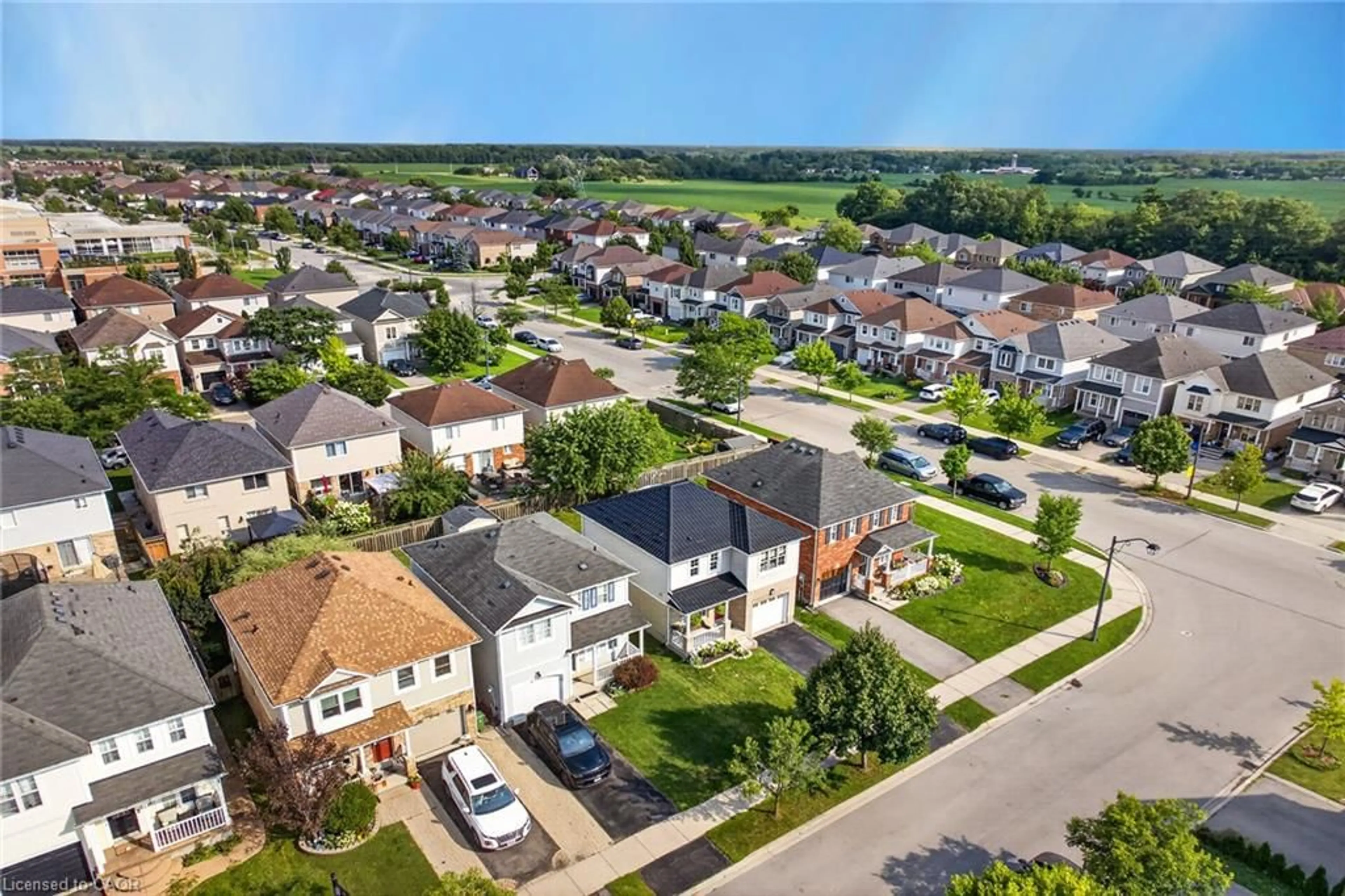 A pic from outside/outdoor area/front of a property/back of a property/a pic from drone, street for 173 Cleghorn Dr, Binbrook Ontario L0R 1C0