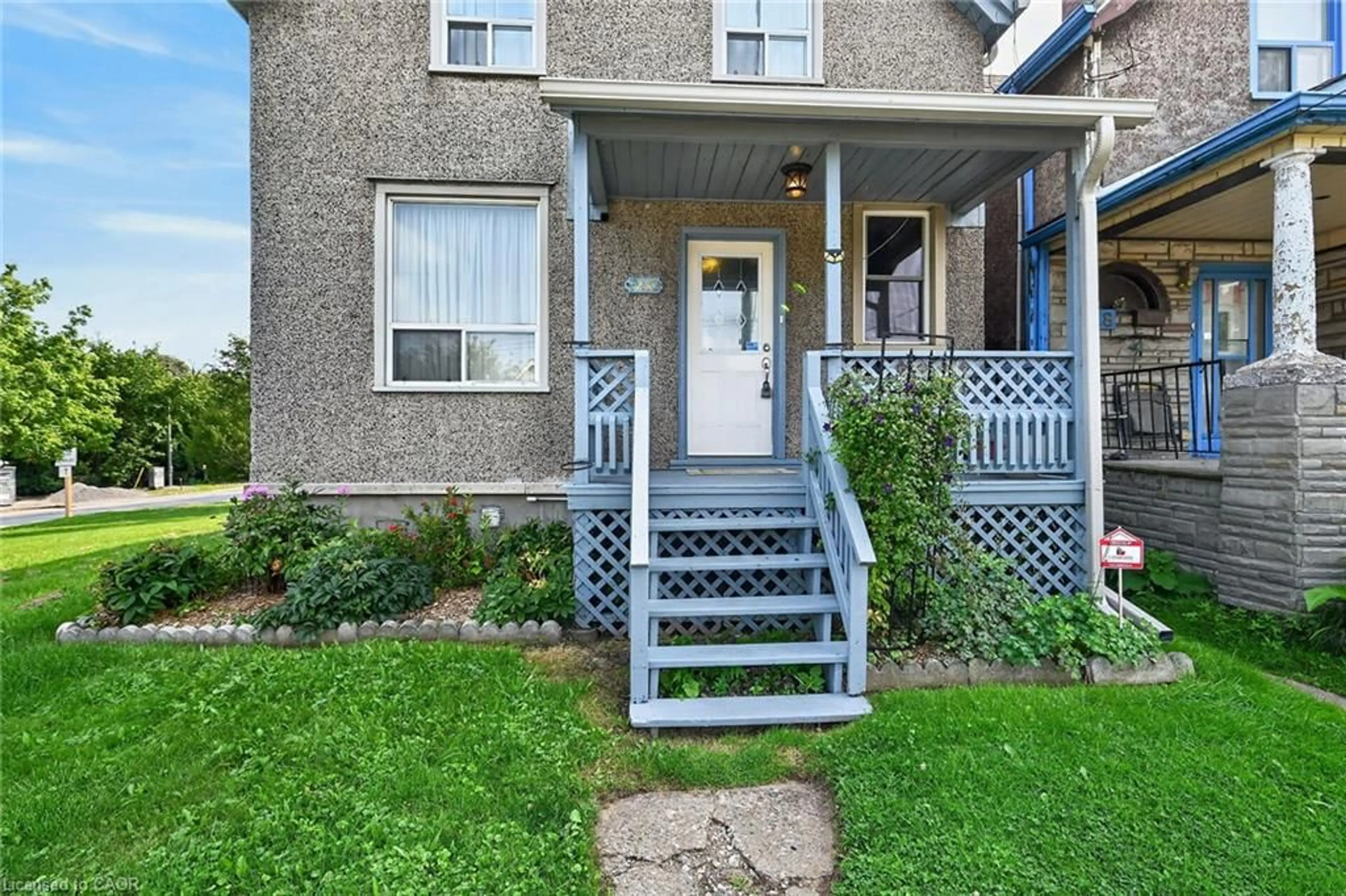 Unknown for 230 Picton St, Hamilton Ontario L8L 3W9