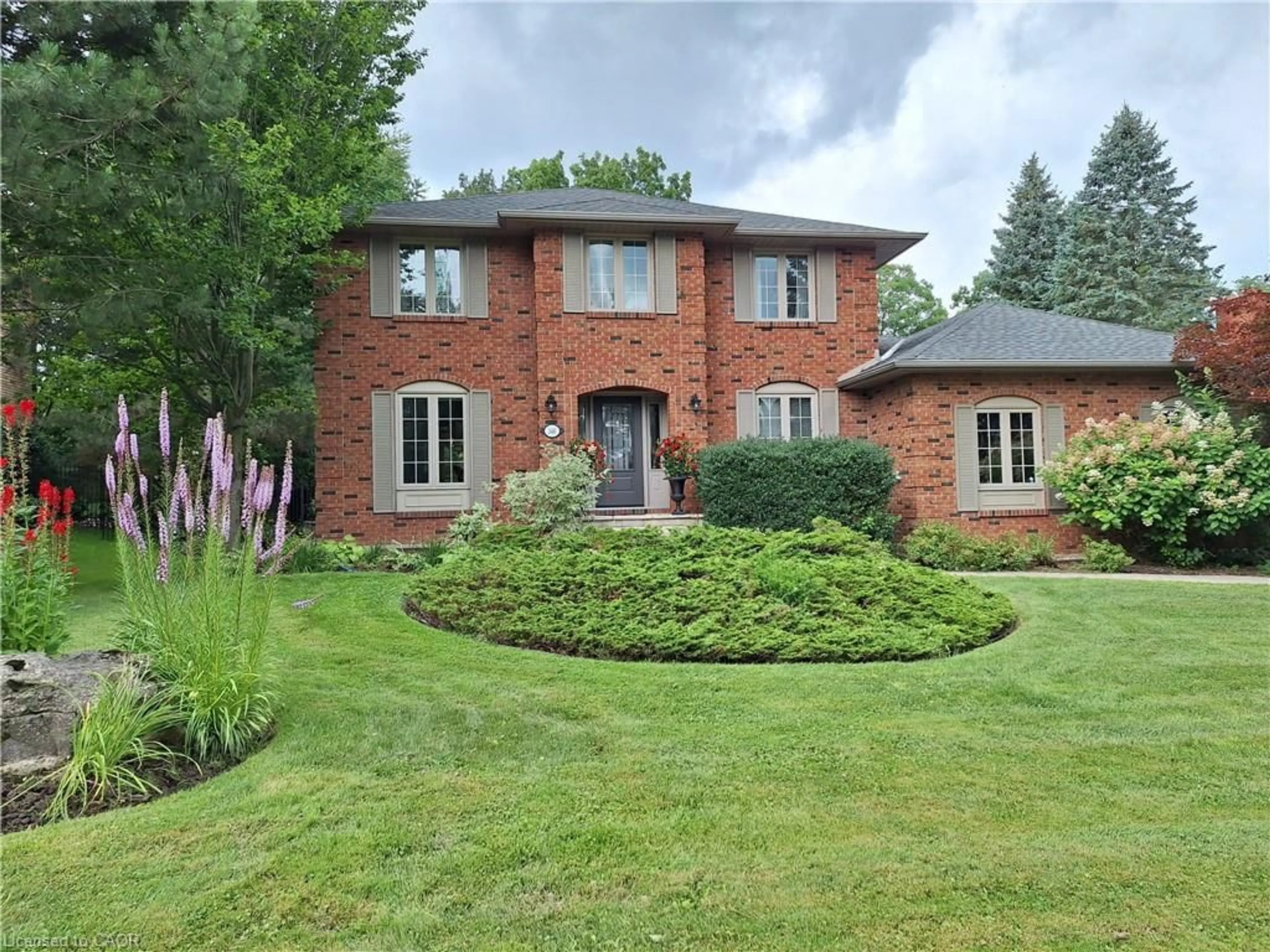 Home with brick exterior material, street for 346 Brookview Crt, Ancaster Ontario L9G 4C2