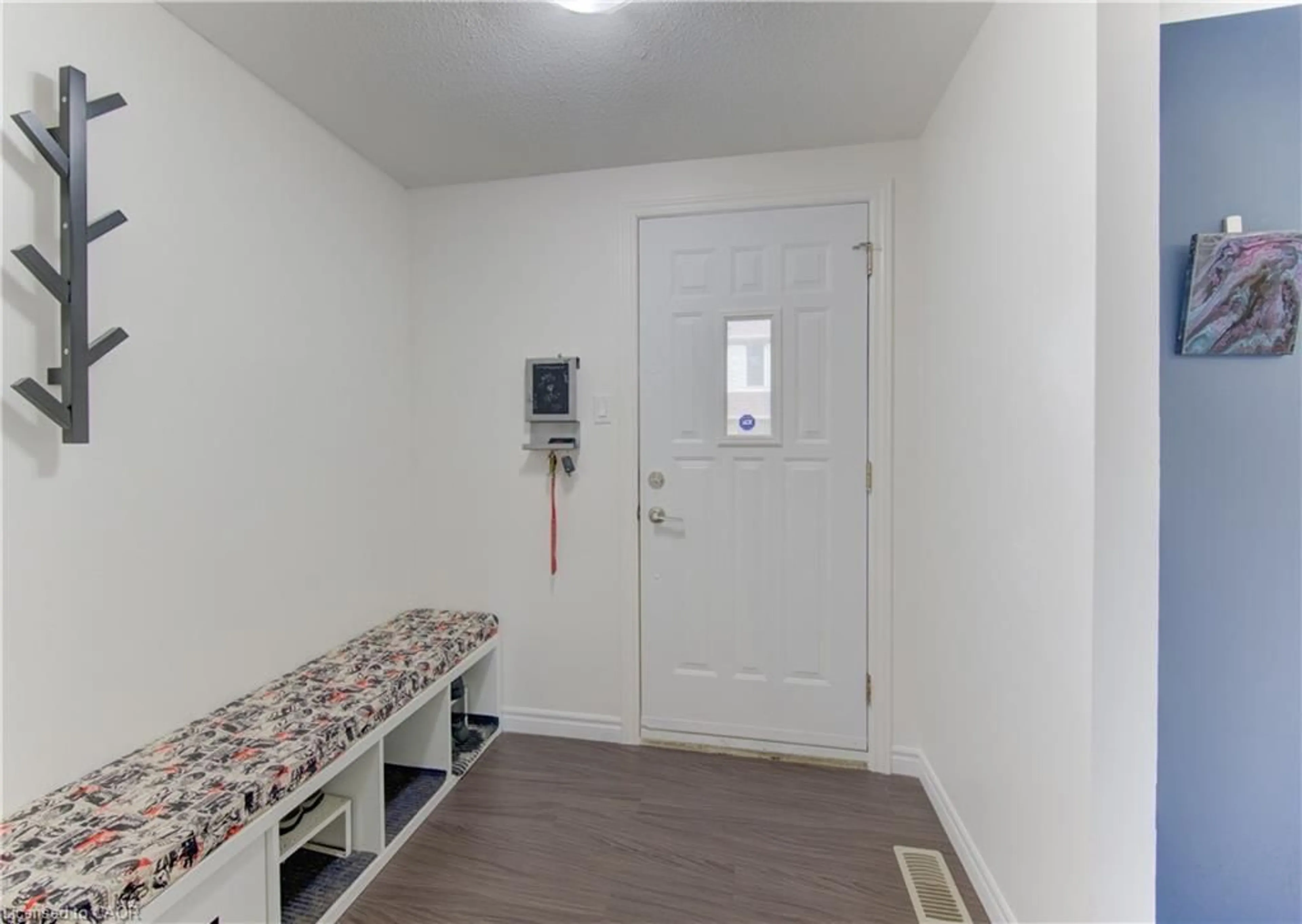 Indoor entryway for 280 Thaler Ave #46, Kitchener Ontario N2A 1R6