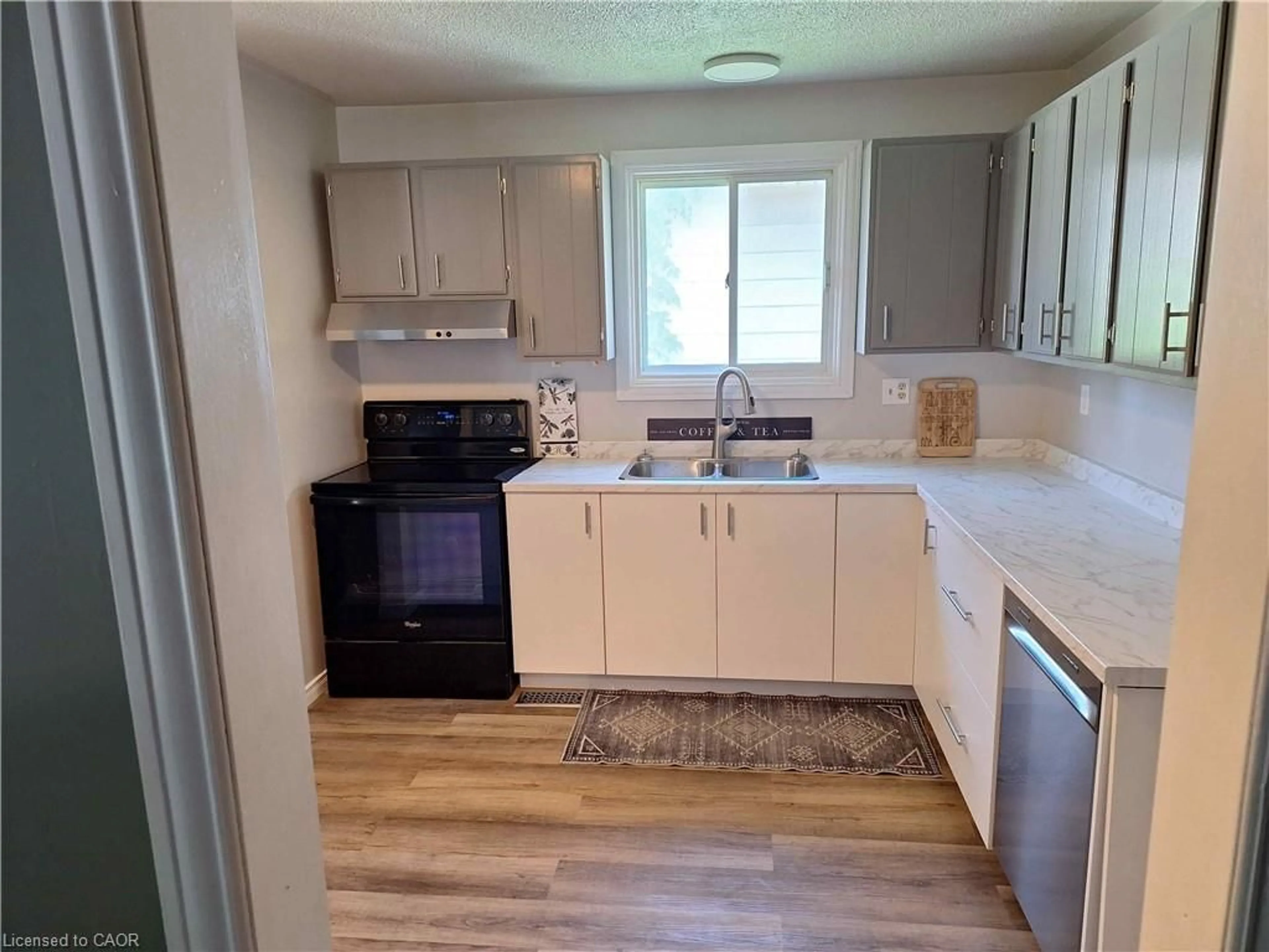 Standard kitchen, unknown for 48 Crestlynn Cres, Simcoe Ontario N3Y 4X3