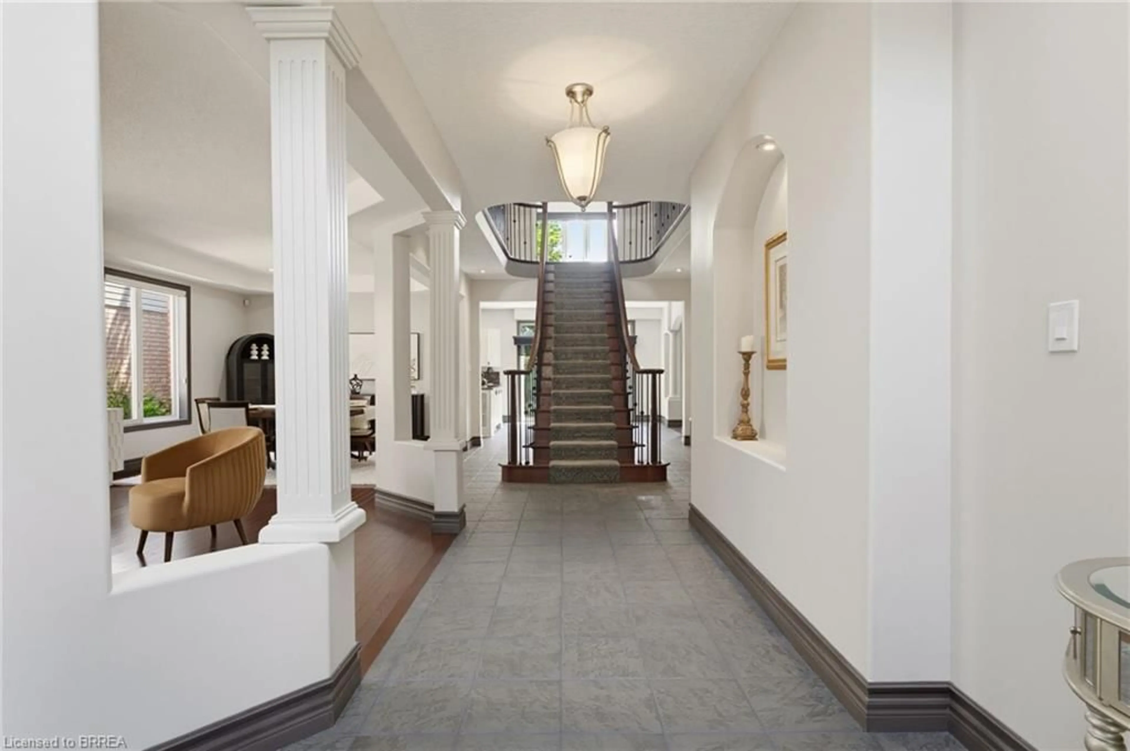 Indoor foyer for 141 Falconridge Dr, Kitchener Ontario N2K 4J9