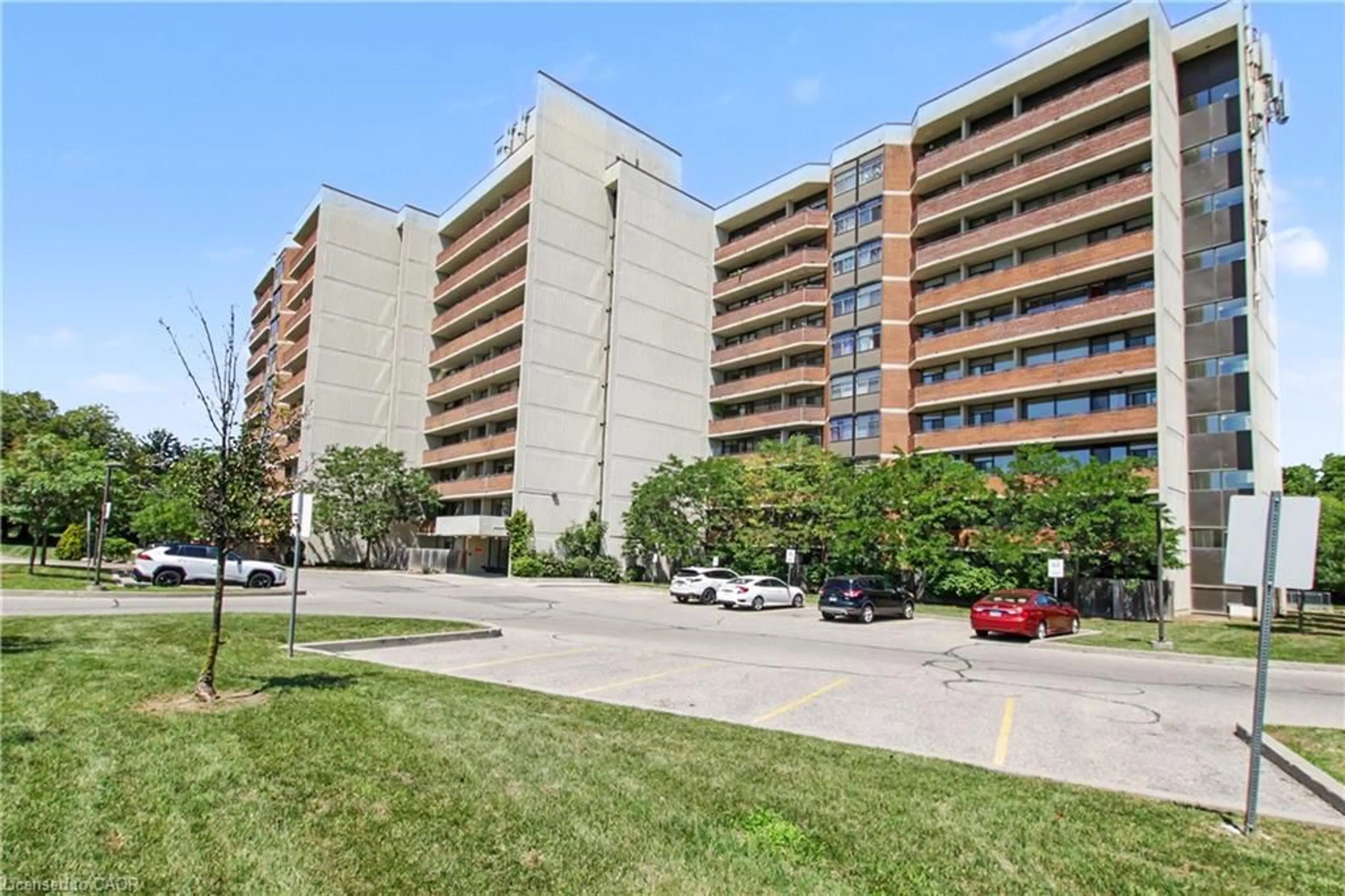 Patio, street for 2301 Derry Rd #510, Mississauga Ontario L5N 2R4