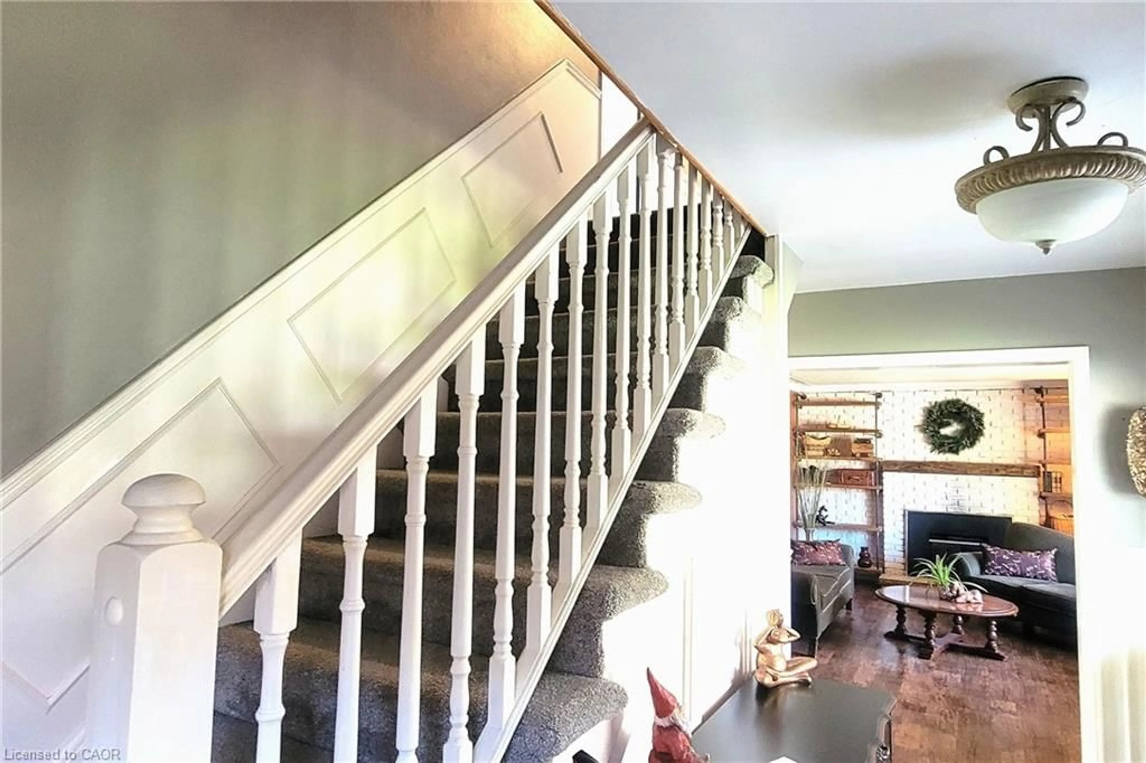 Stairs for 115 Southwood Dr, Cambridge Ontario N1S 3S3