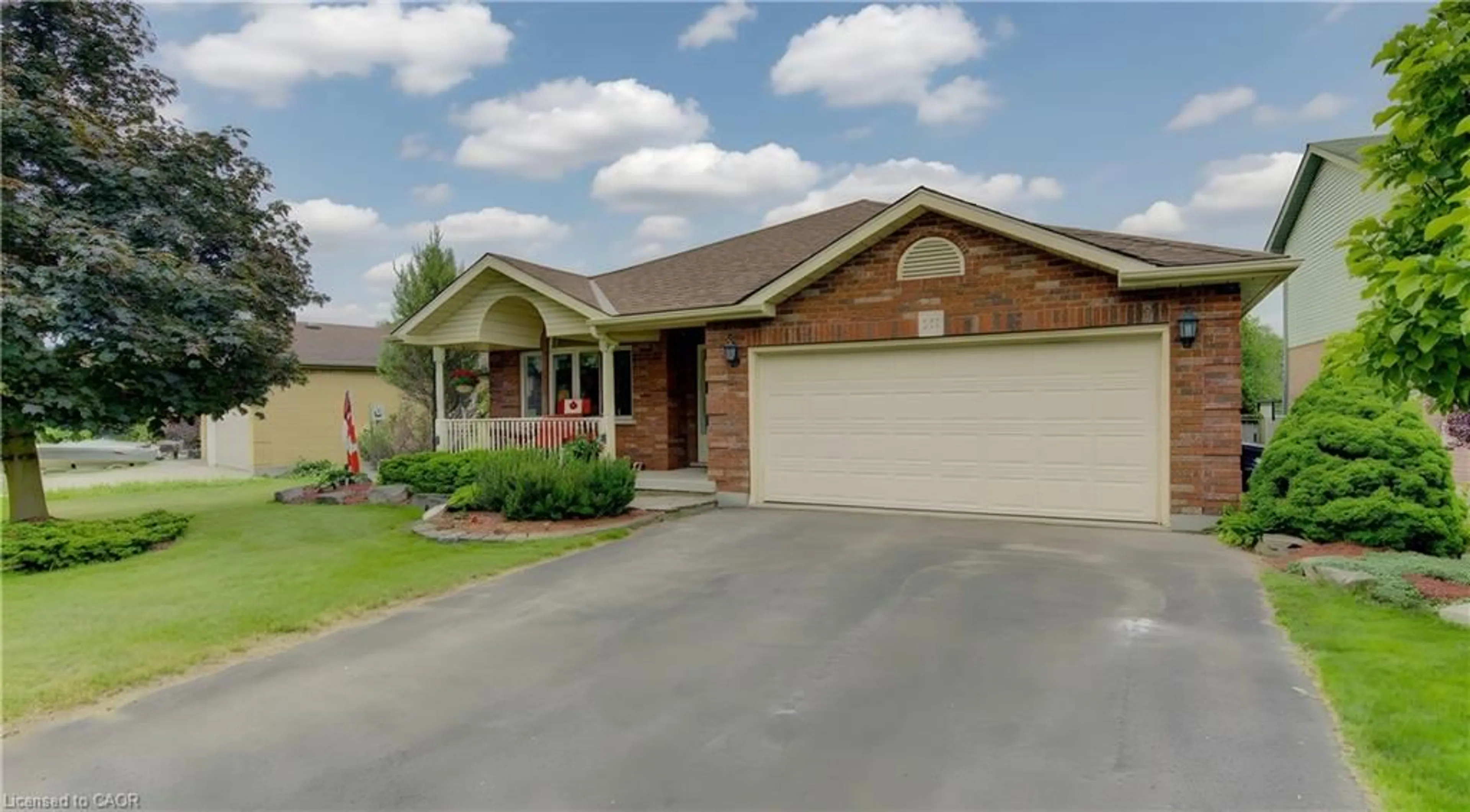 Home with brick exterior material, street for 599 Coldstream Dr, Waterloo Ontario N2V 2H3