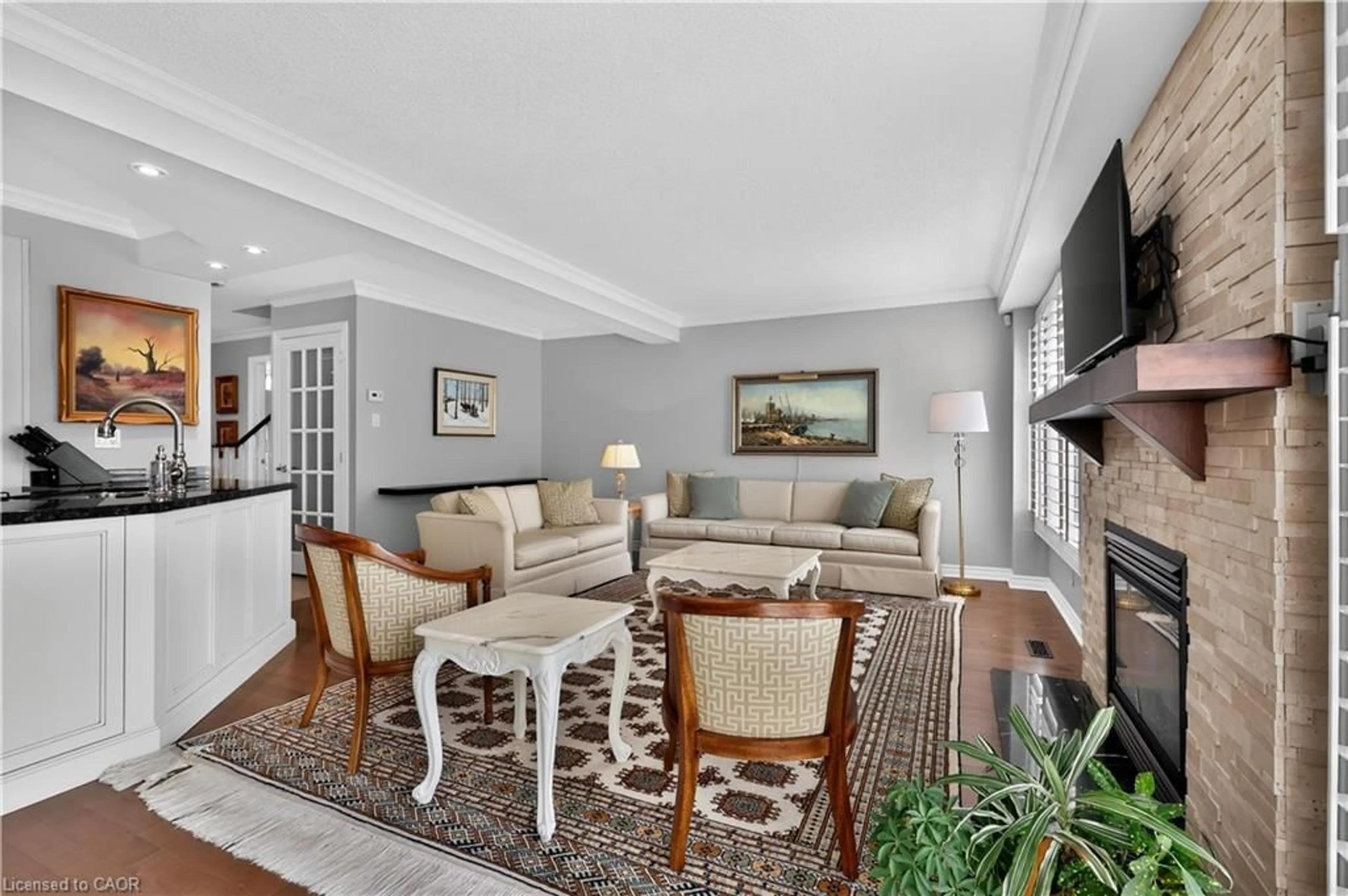 Living room with furniture, unknown for 1724 The Chase #6, Mississauga Ontario L5M 4P2