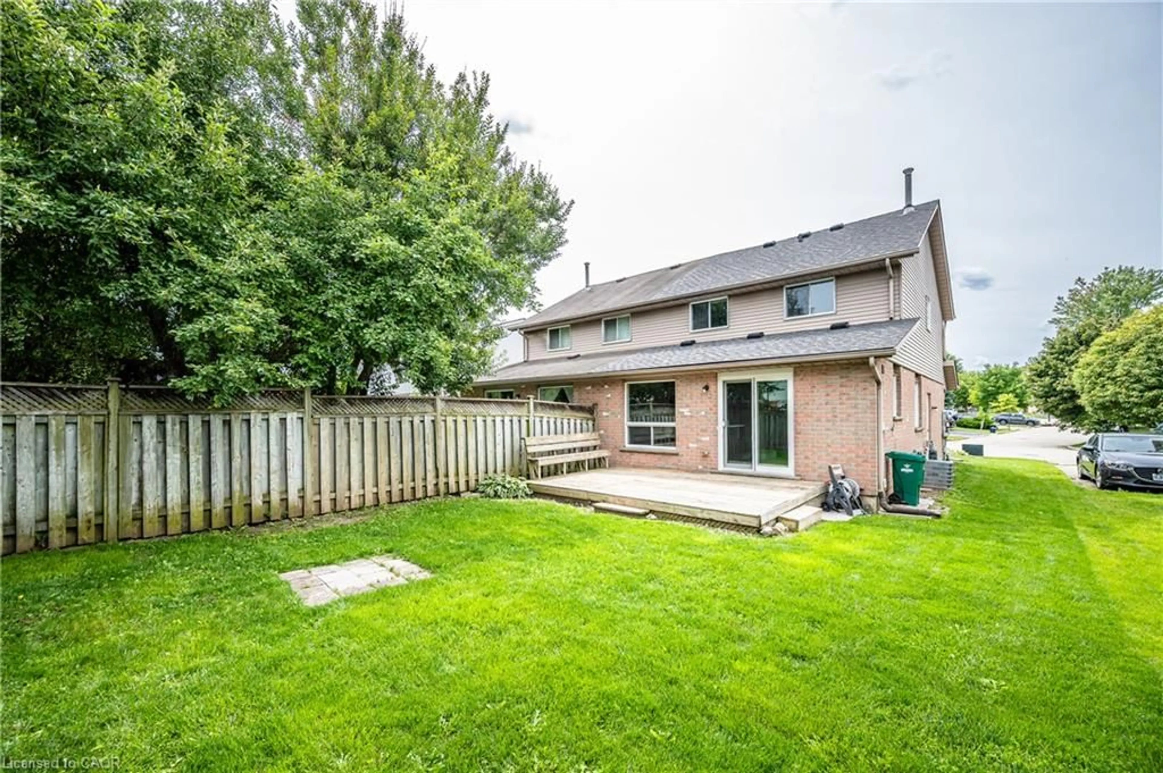 Patio, street for 601 Pinerow Cres #A, Waterloo Ontario N2T 2K6