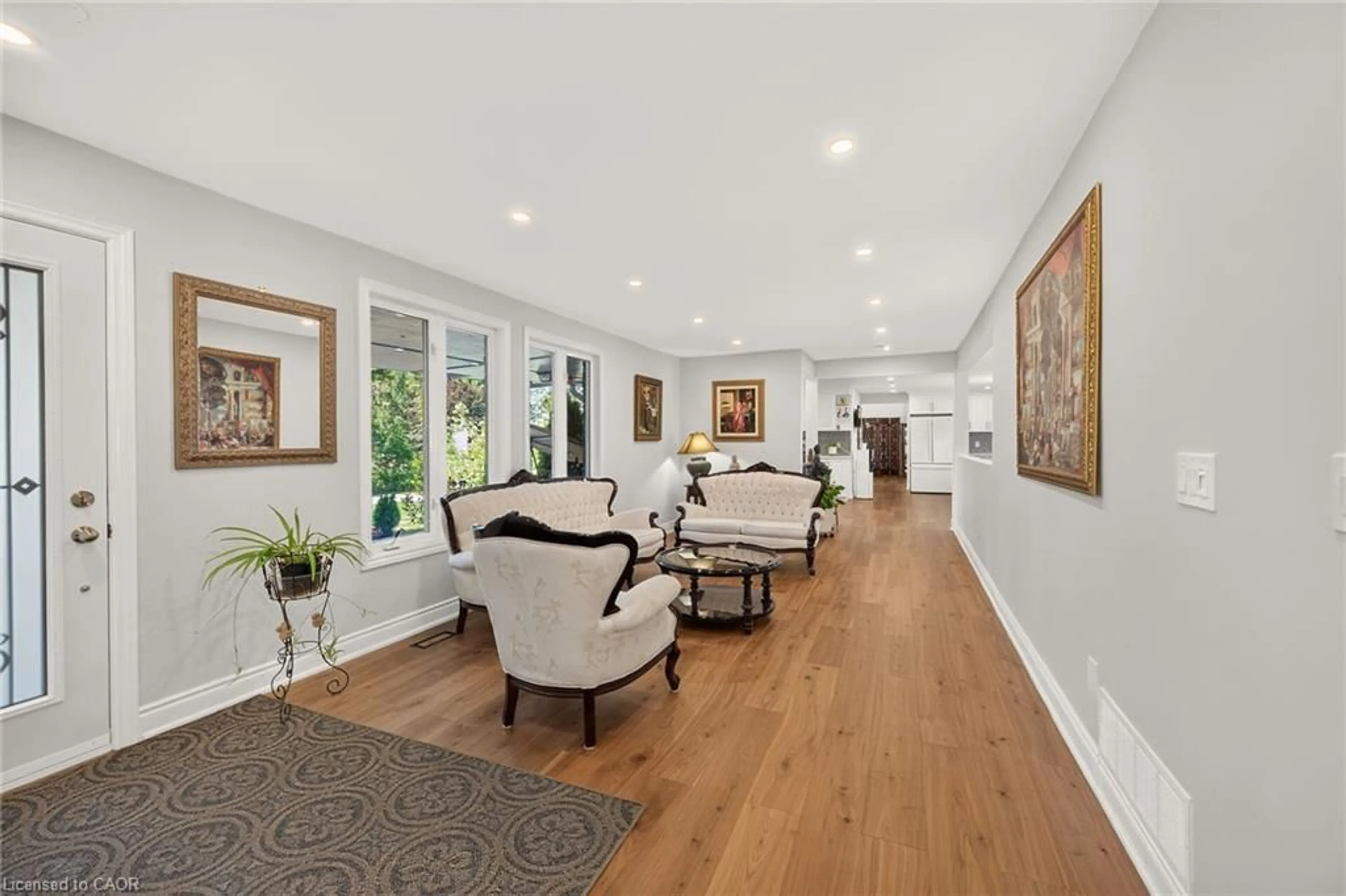Indoor foyer for 58 Unity Side Rd, Caledonia Ontario N3W 1Y2