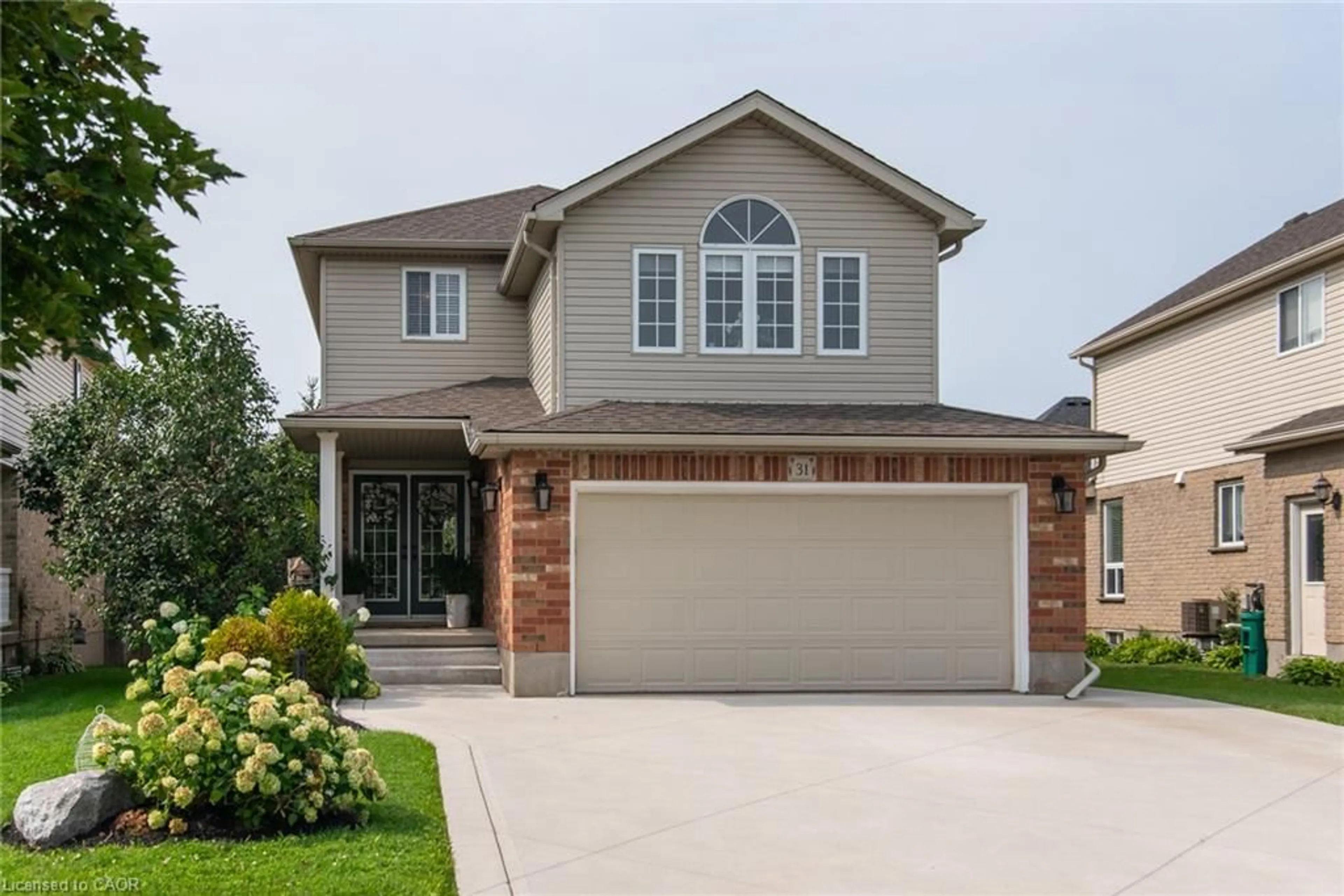 Home with vinyl exterior material, street for 31 Stiefelmeyer Cres, Baden Ontario N3A 2L1