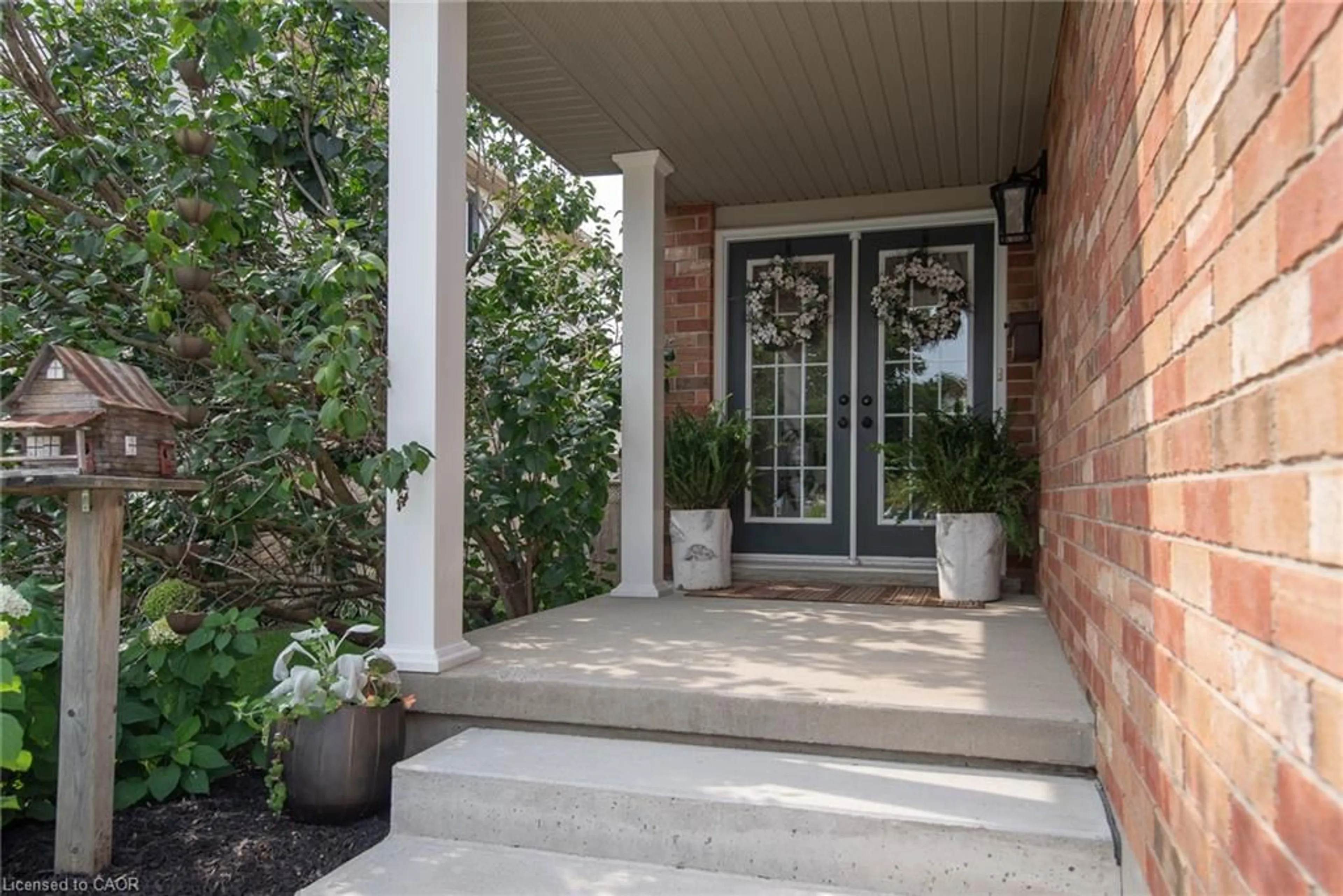 Indoor entryway for 31 Stiefelmeyer Cres, Baden Ontario N3A 2L1