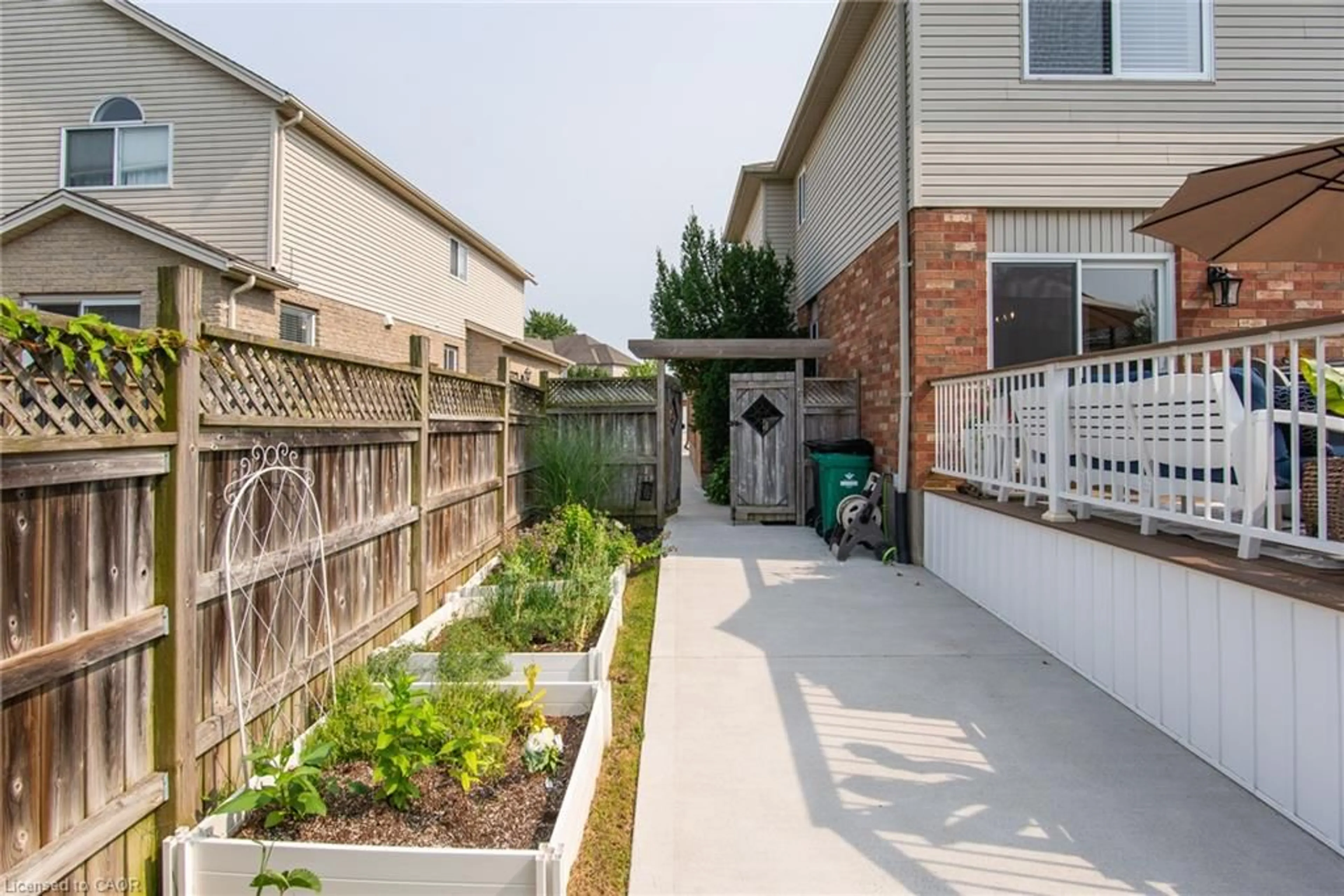 Patio, street for 31 Stiefelmeyer Cres, Baden Ontario N3A 2L1