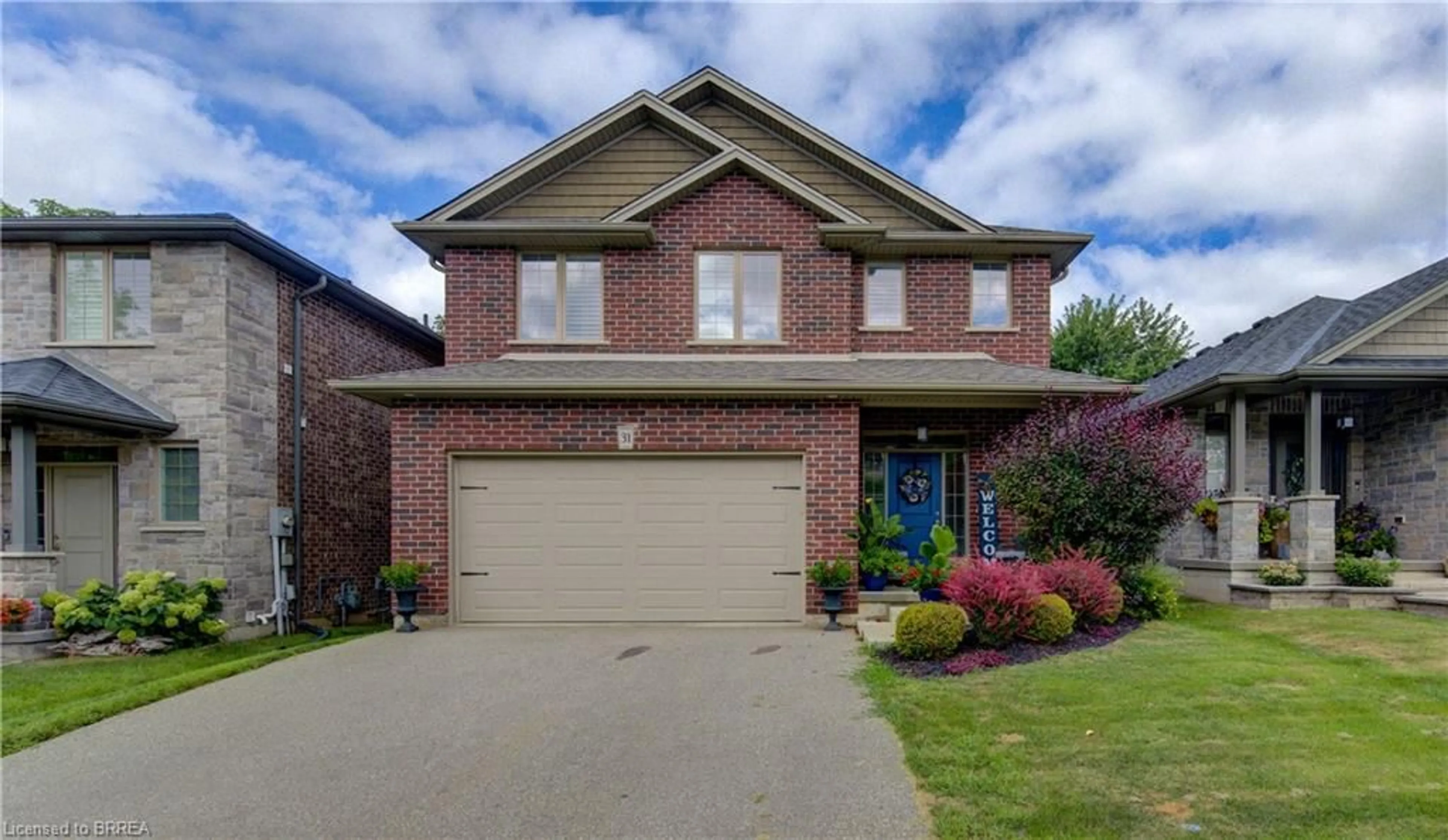 Home with brick exterior material, street for 31 Hampton St, Paris Ontario N3L 0C8