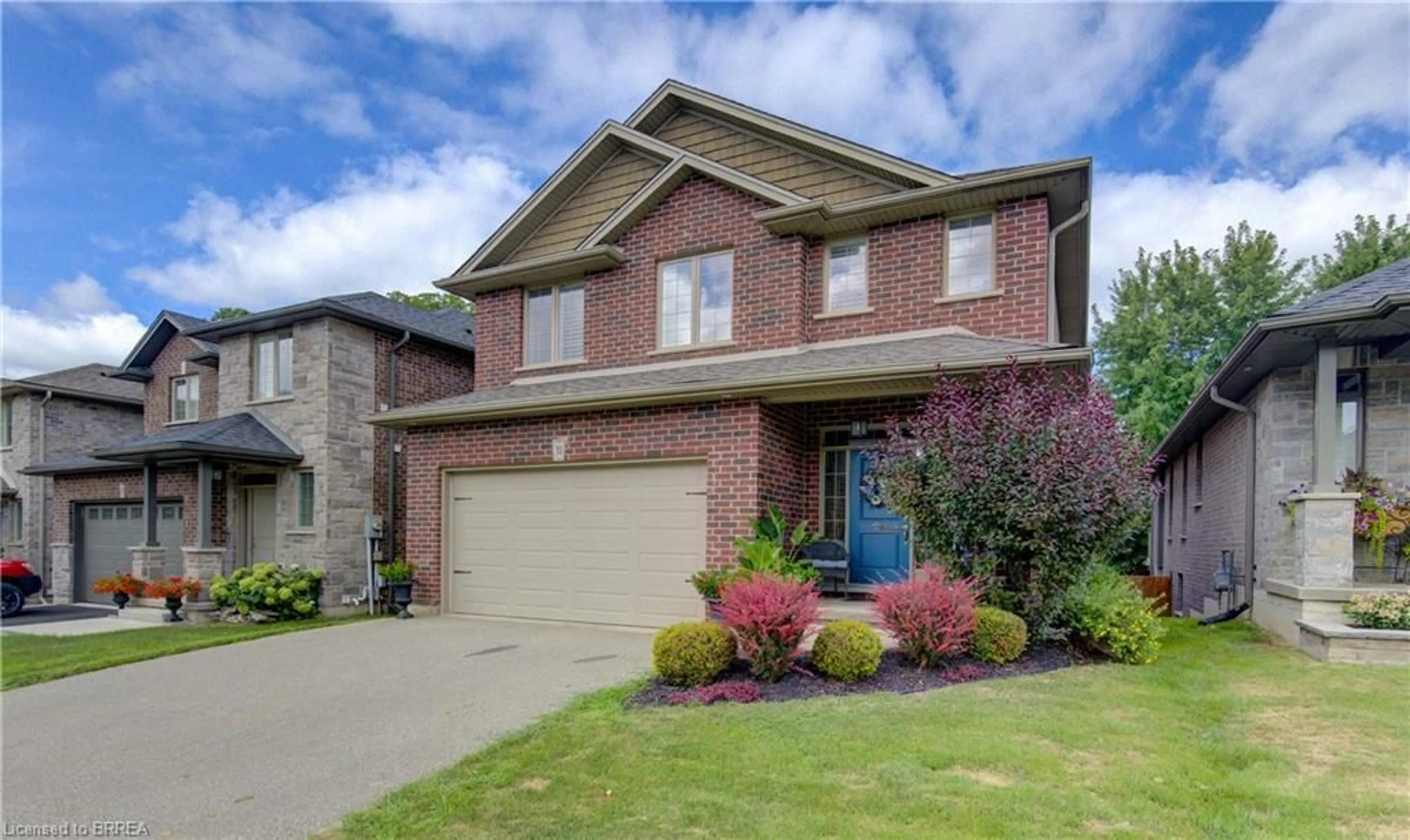 Home with brick exterior material, street for 31 Hampton St, Paris Ontario N3L 0C8