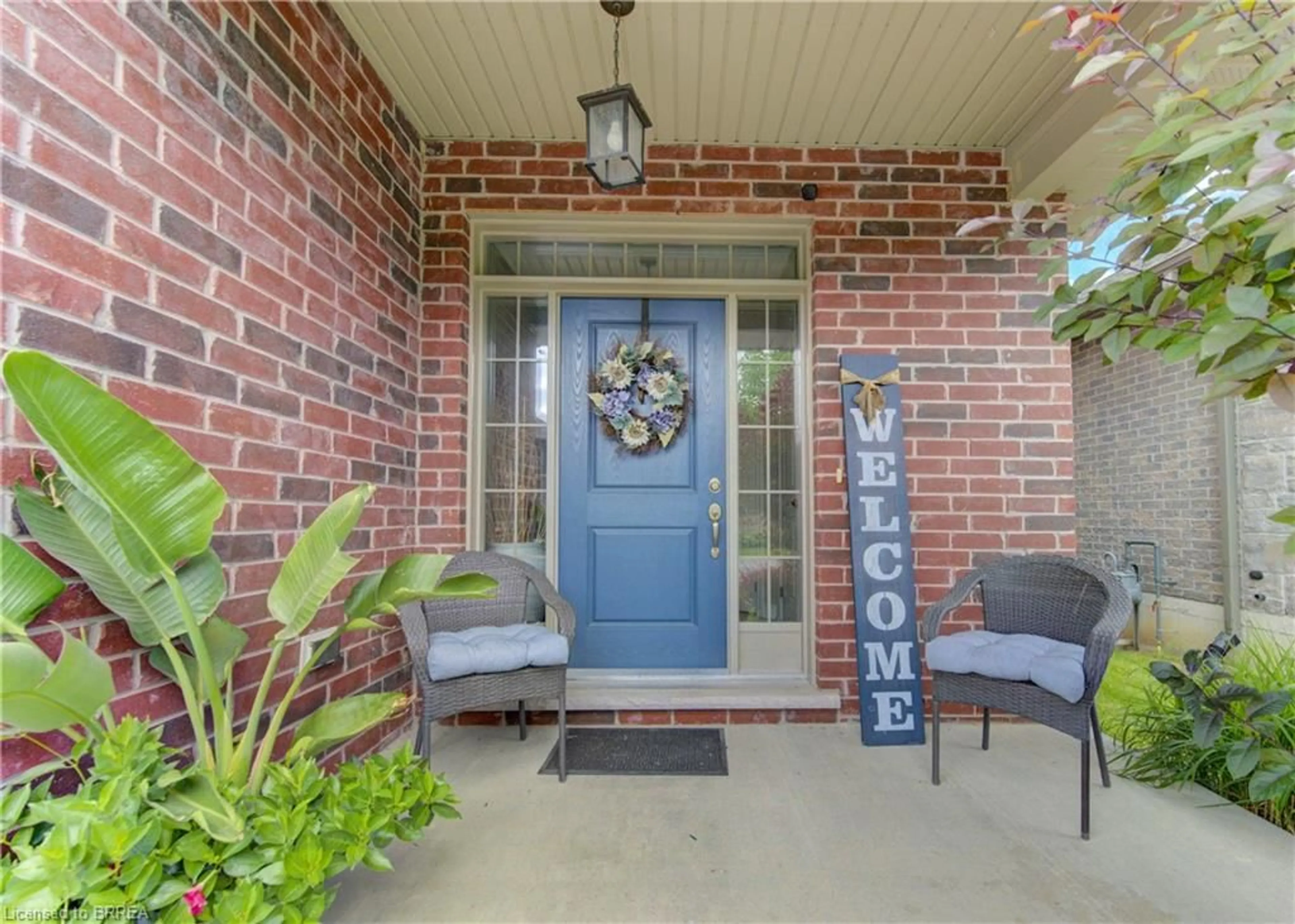 Indoor entryway for 31 Hampton St, Paris Ontario N3L 0C8