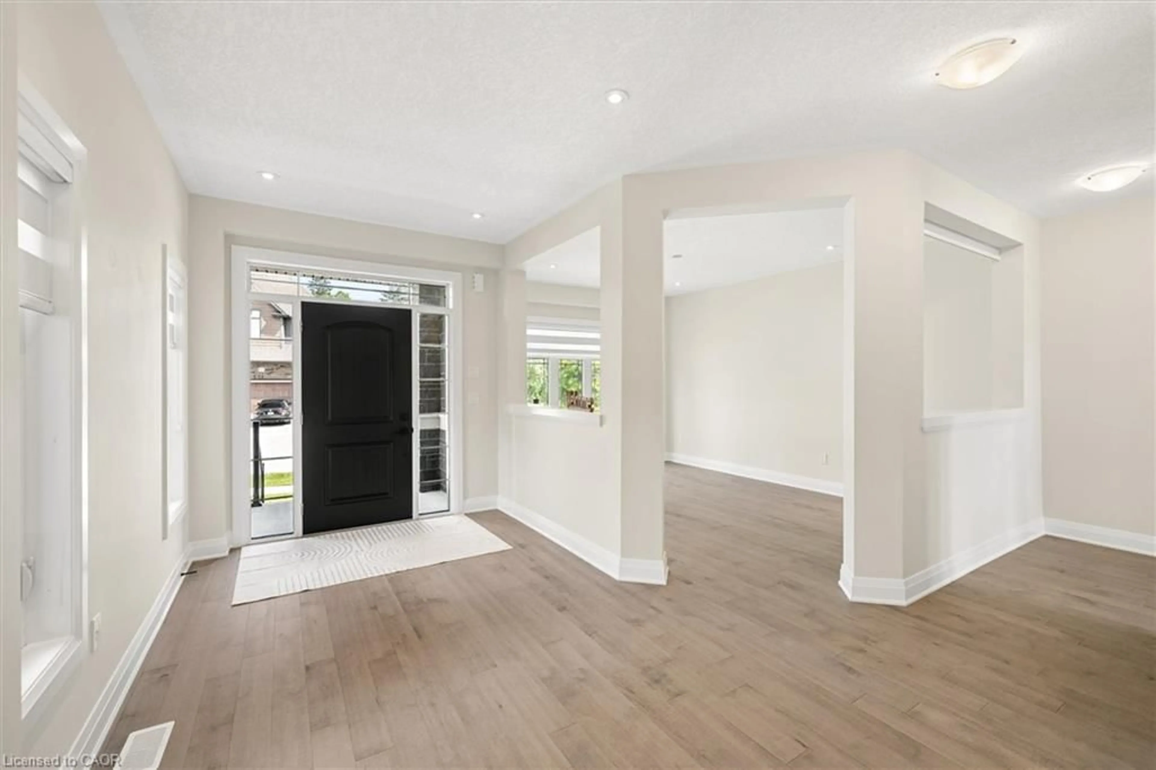 Indoor entryway for 163 Redtail St, Kitchener Ontario N2K 0E4