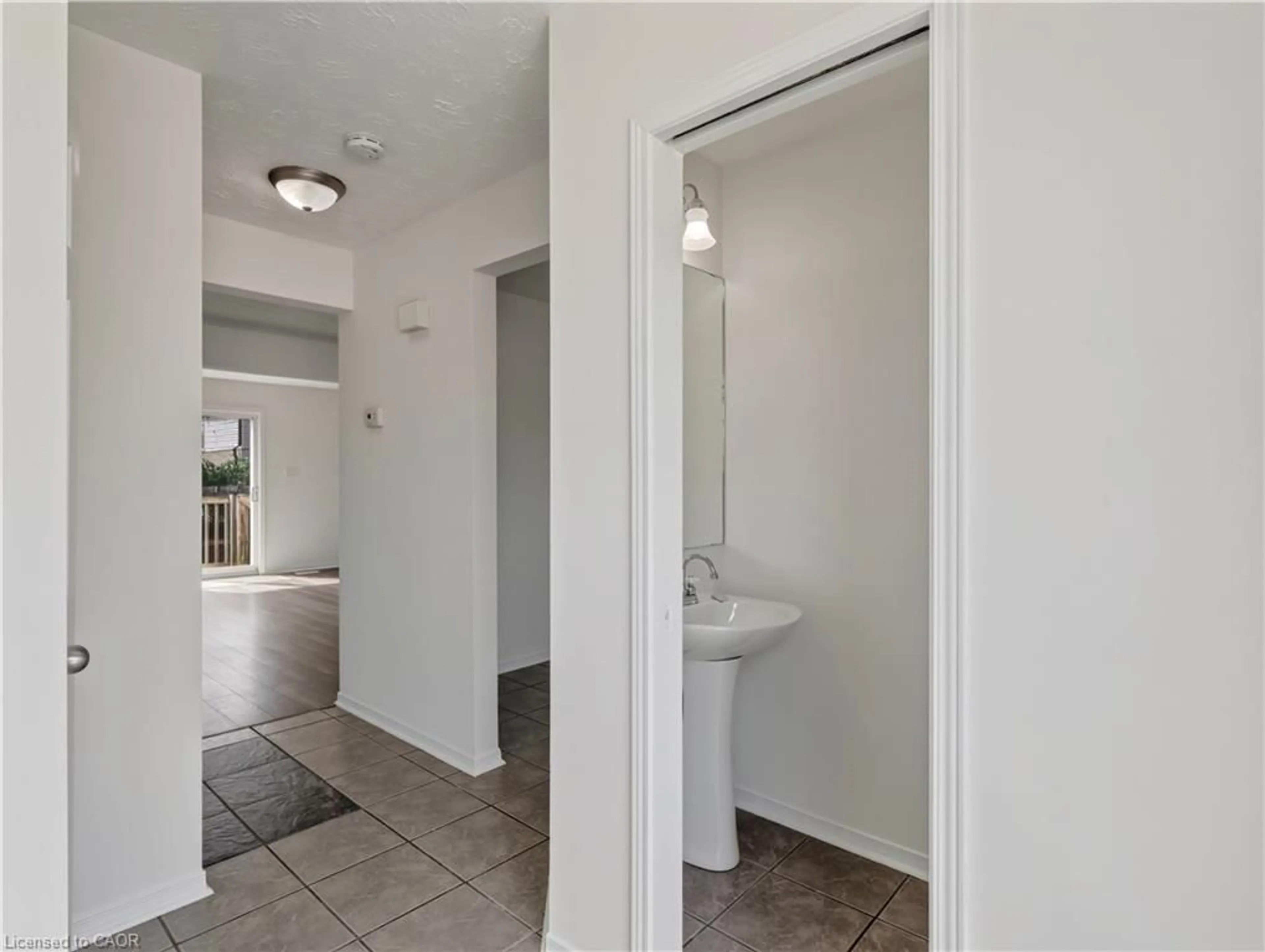 Unknown for 211 Morton St, Thorold Ontario L2V 1C8