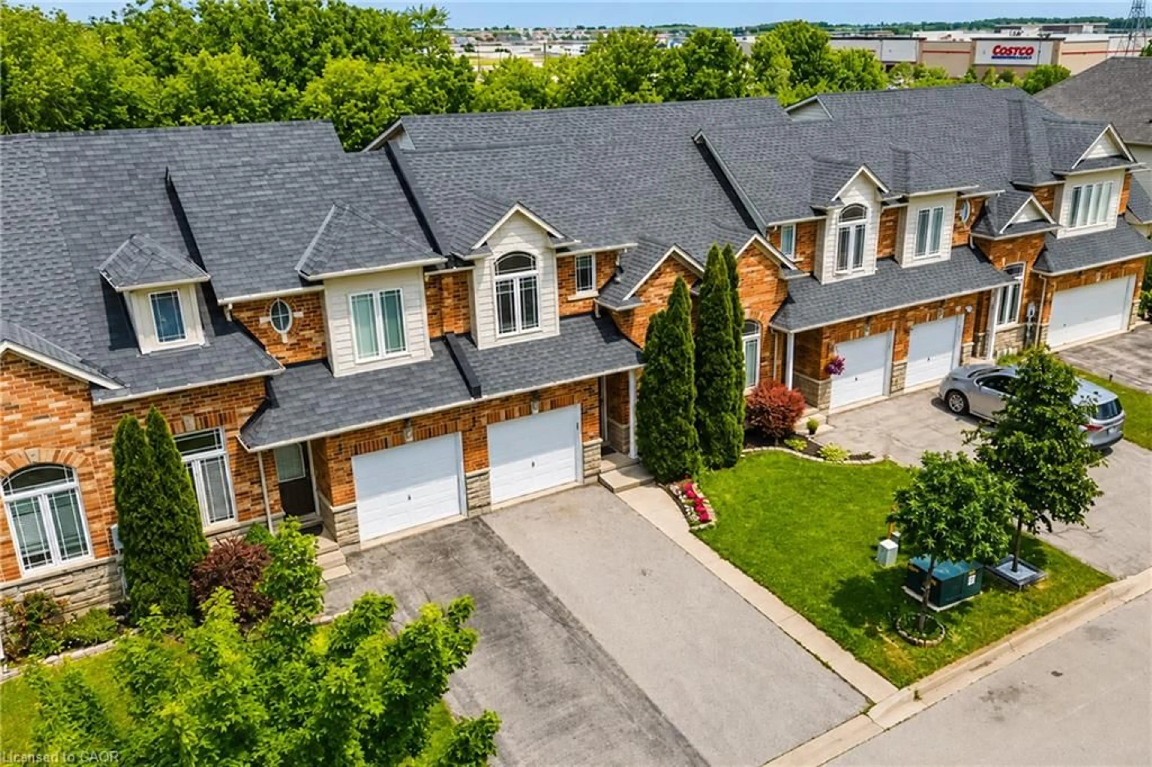 A pic from outside/outdoor area/front of a property/back of a property/a pic from drone, street for 144 Benziger Lane, Stoney Creek Ontario L8E 6G6