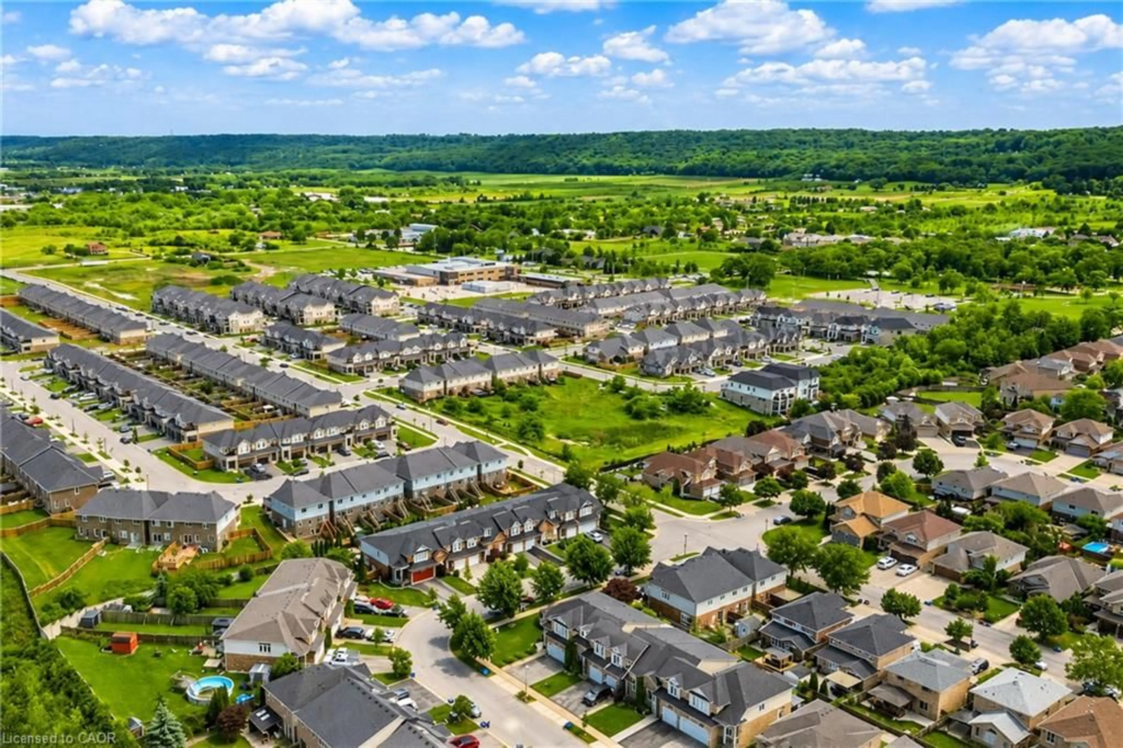 A pic from outside/outdoor area/front of a property/back of a property/a pic from drone, street for 144 Benziger Lane, Stoney Creek Ontario L8E 6G6