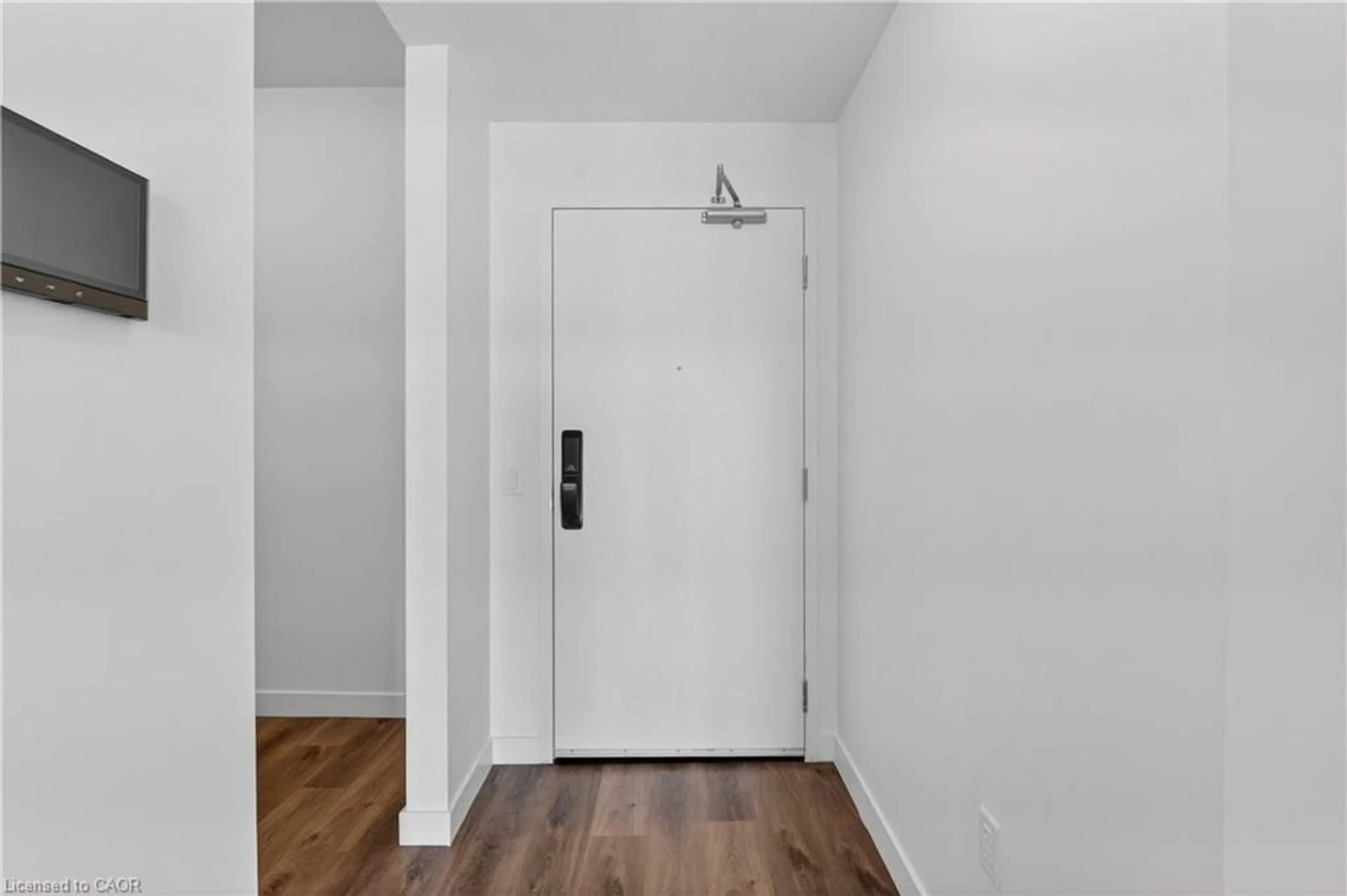 Indoor entryway for 461 Green Rd #606, Stoney Creek Ontario L8E 0L5