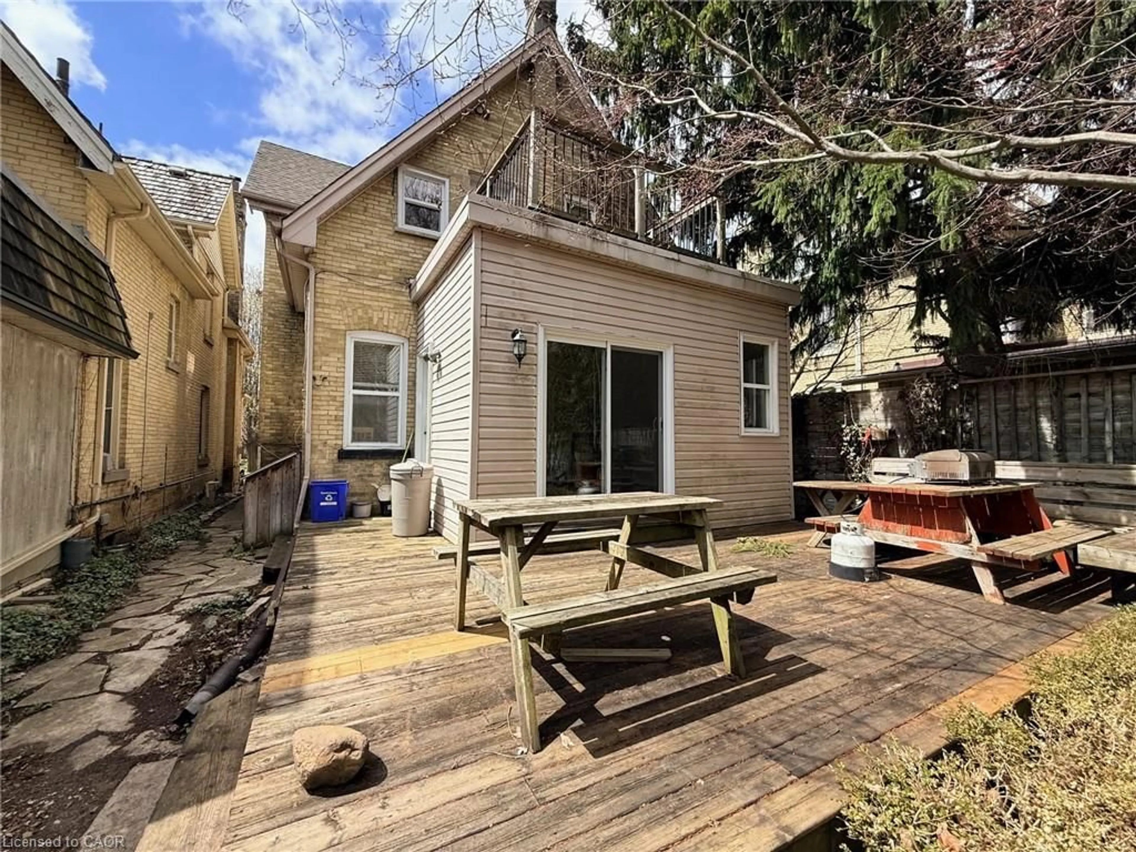 Patio, street for 802 Waterloo St, London Ontario N6A 3W4