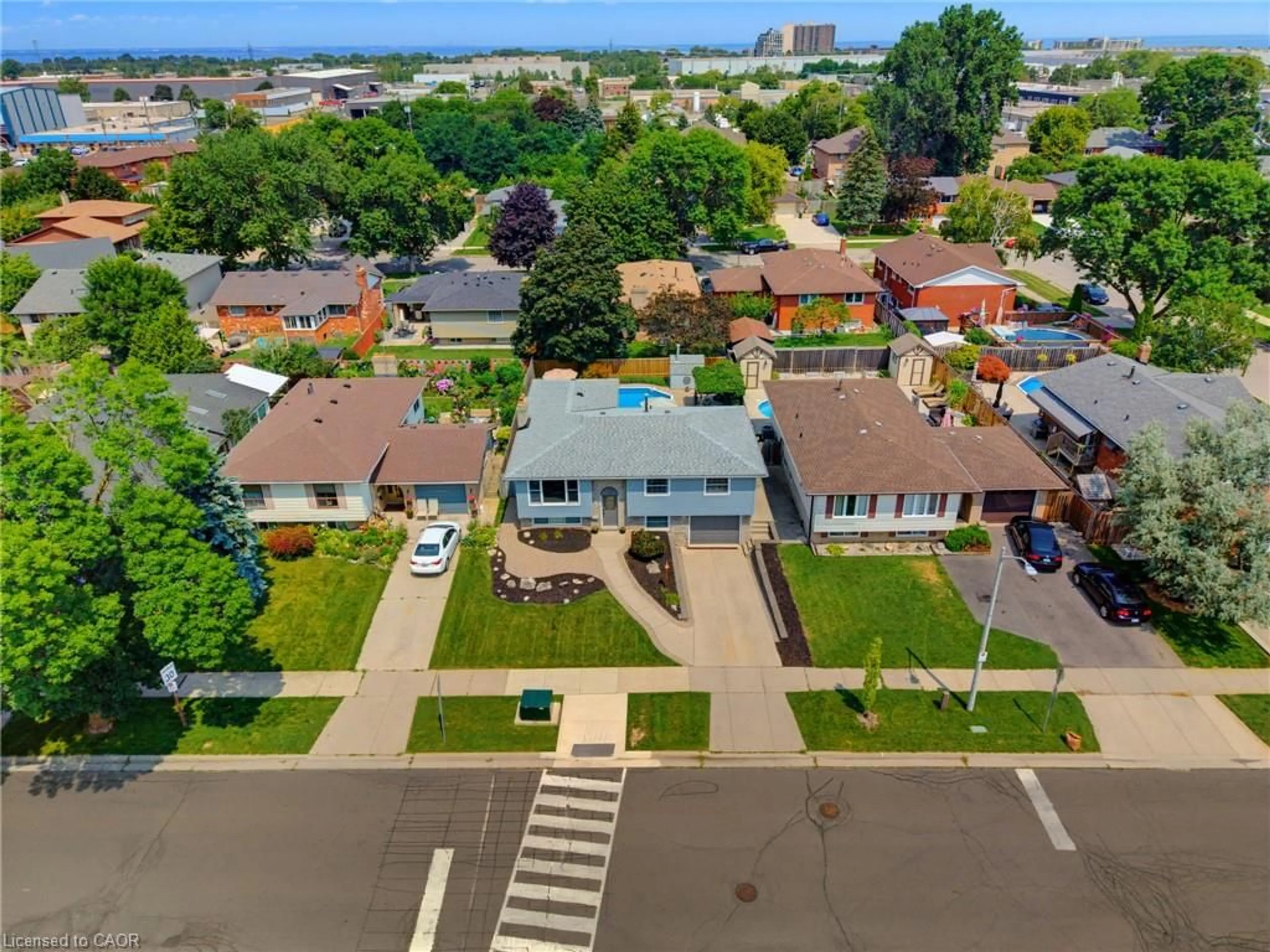 A pic from outside/outdoor area/front of a property/back of a property/a pic from drone, street for 9 Carpenter Ave, Hamilton Ontario L8E 2V2