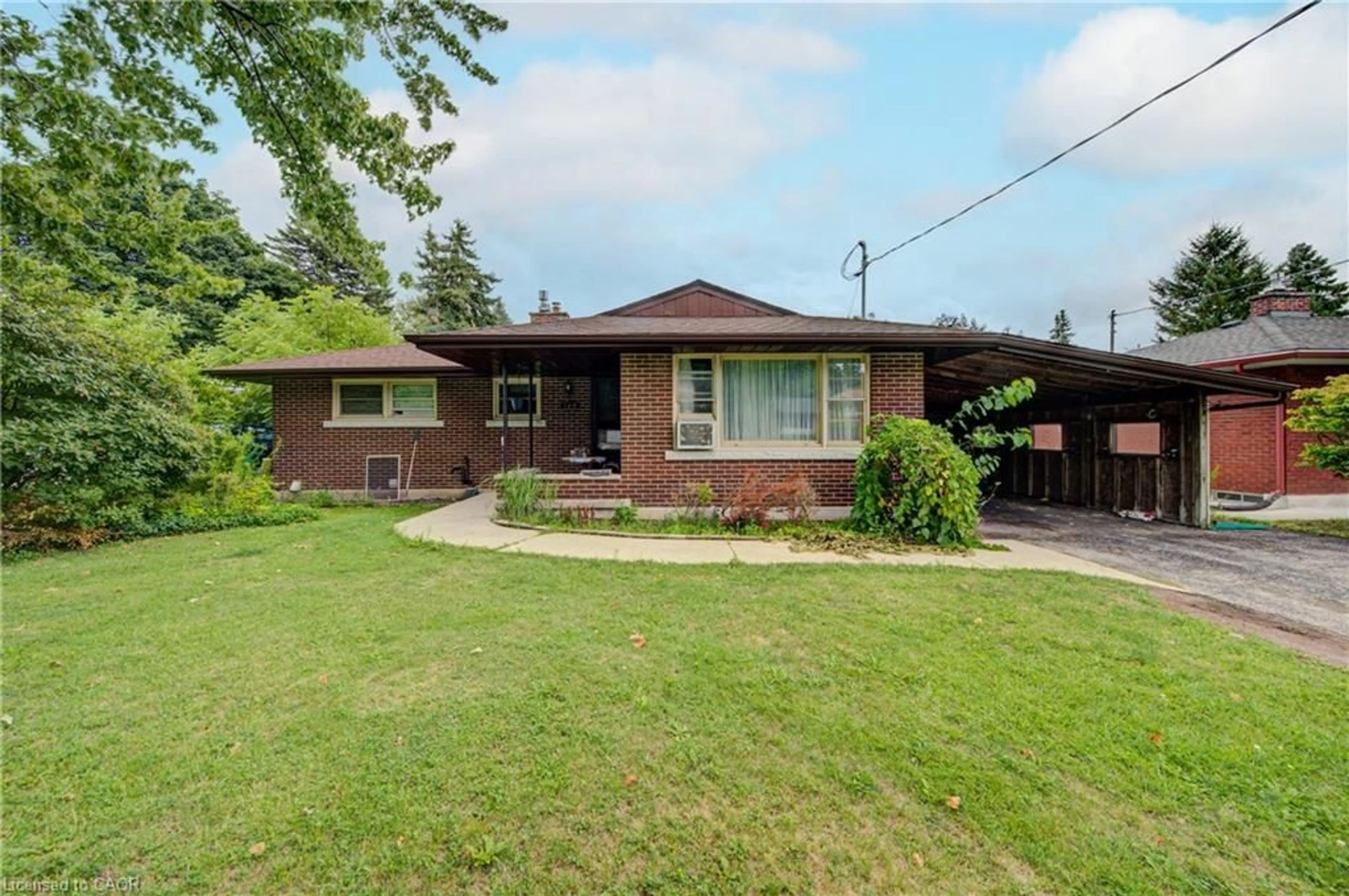 Home with brick exterior material, street for 189 Gatewood Rd, Kitchener Ontario N2M 4E3