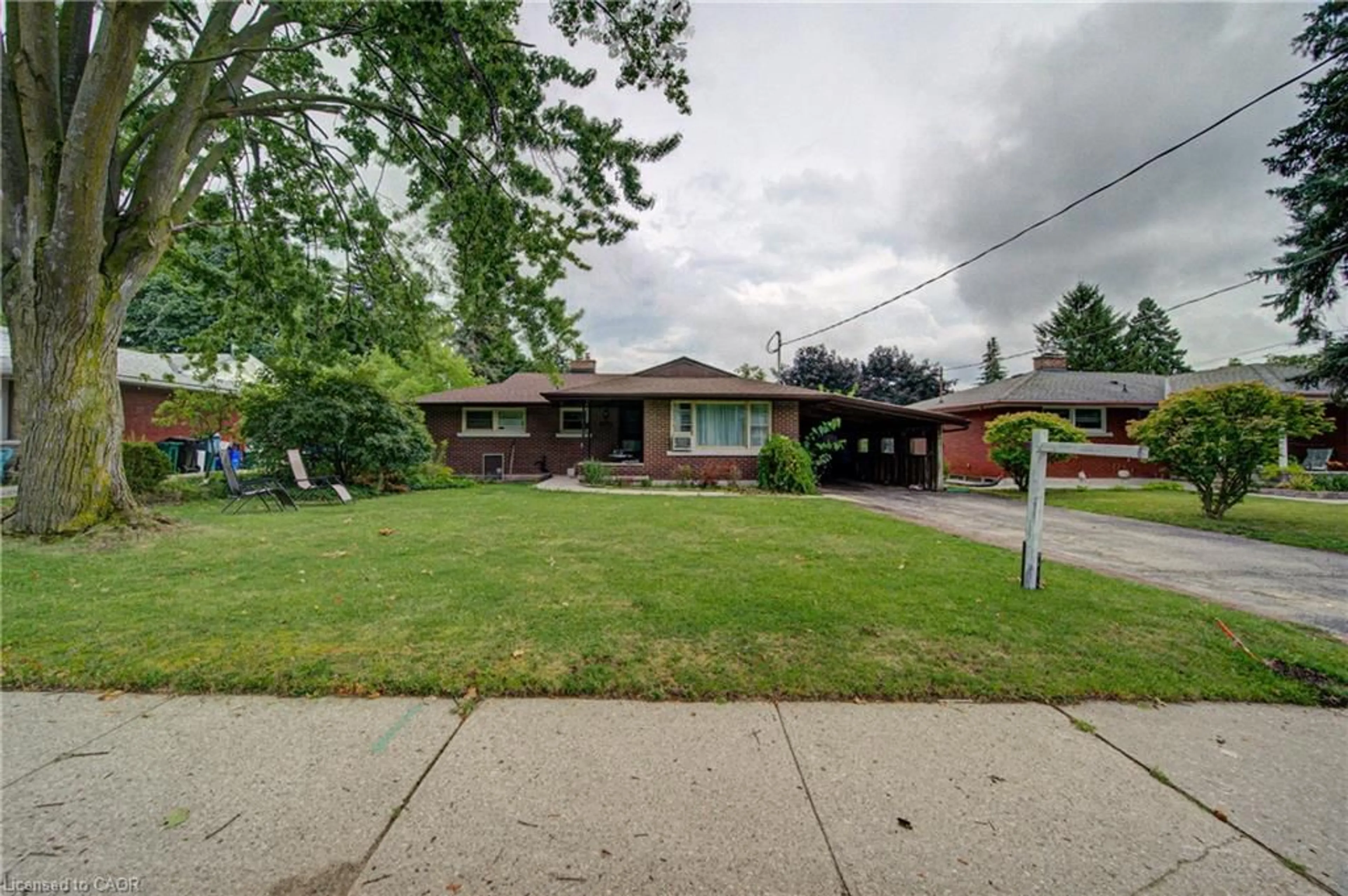 Home with brick exterior material, street for 189 Gatewood Rd, Kitchener Ontario N2M 4E3