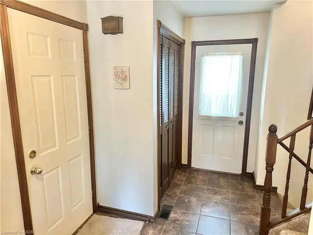 44 Douglas Ave, Simcoe 3