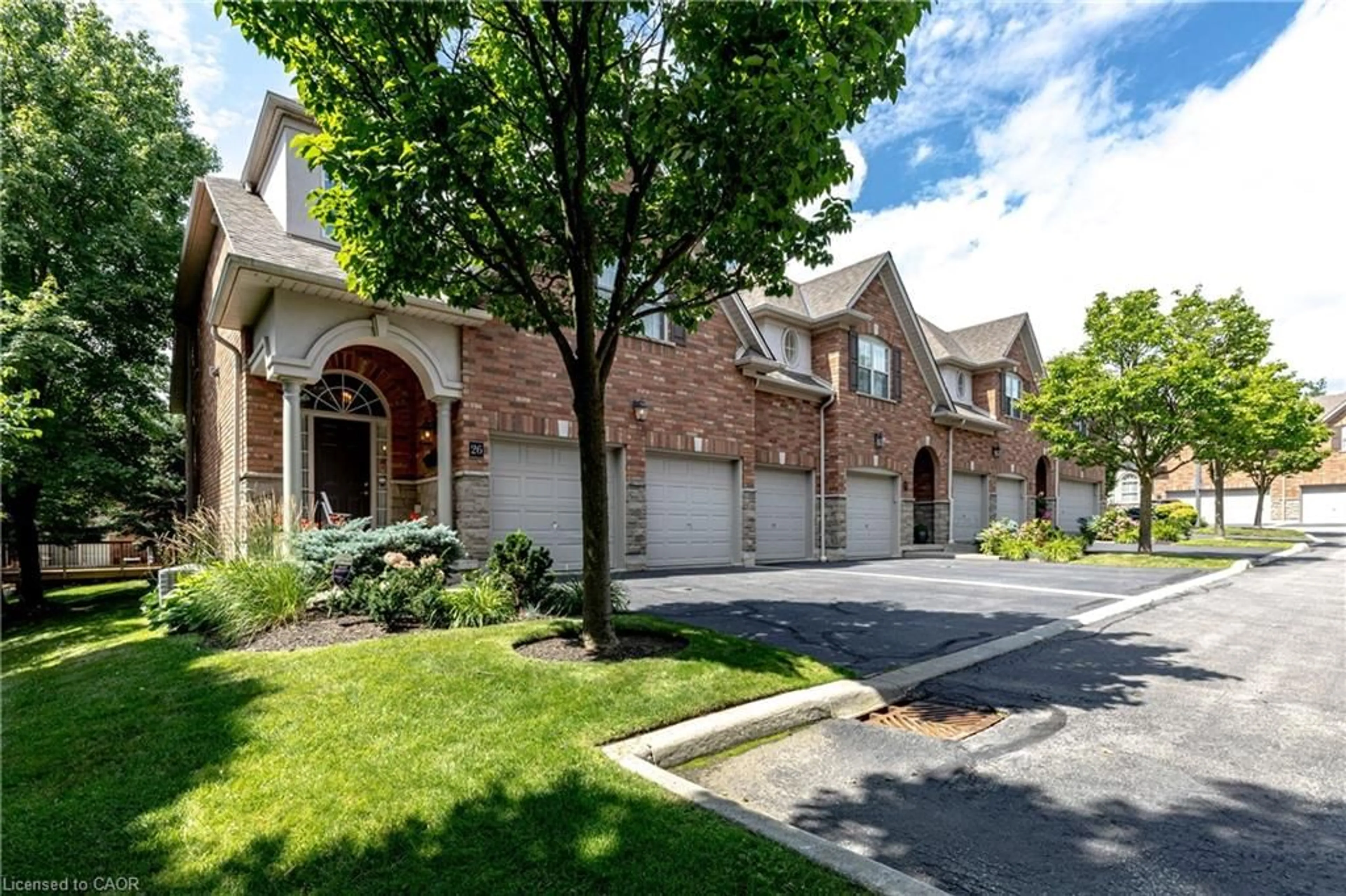 Home with brick exterior material, street for 289 Plains Rd #26, Burlington Ontario L7T 1G1