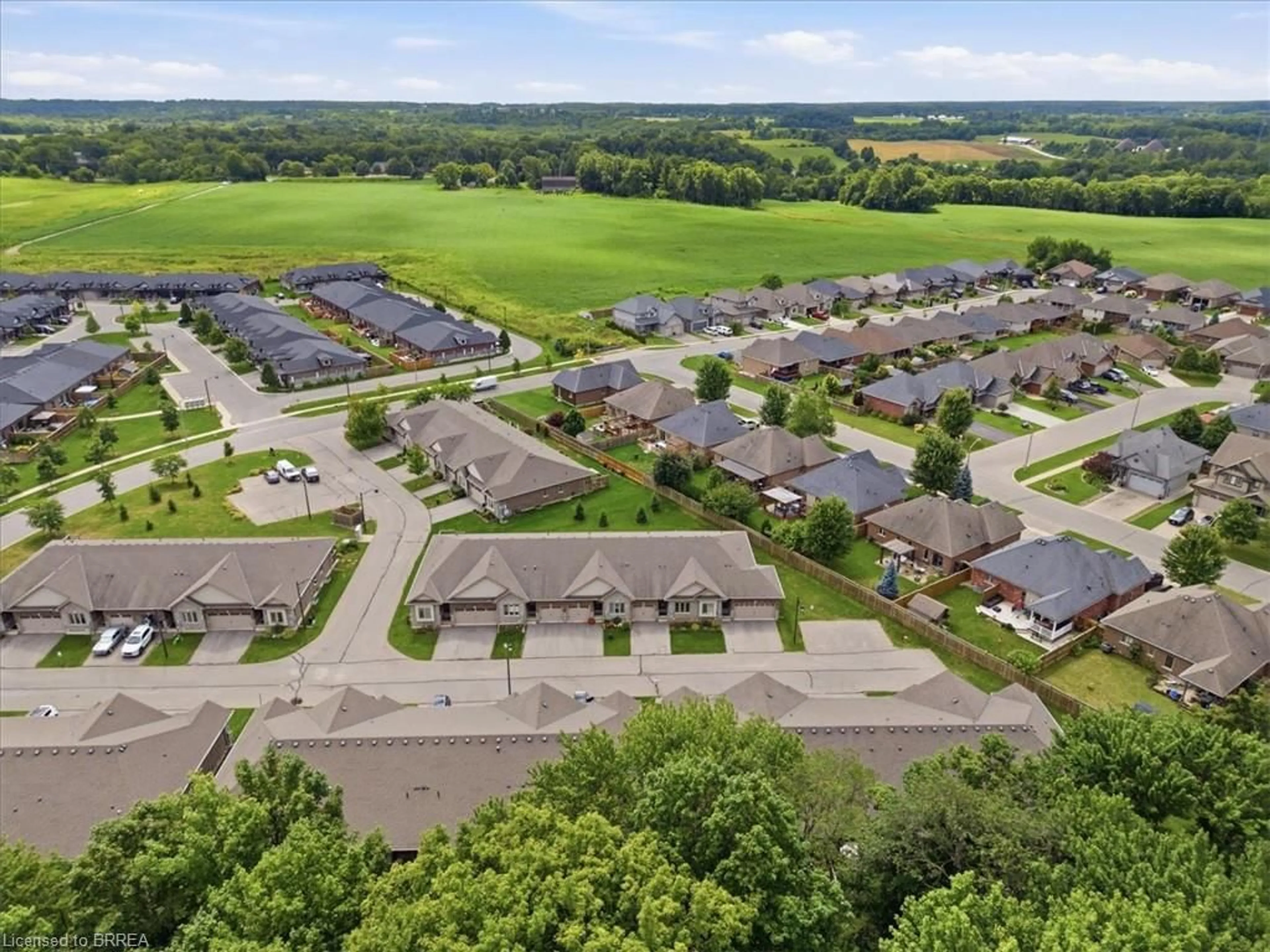 A pic from outside/outdoor area/front of a property/back of a property/a pic from drone, street for 194 Donly Dr #14, Simcoe Ontario N3Y 0C6