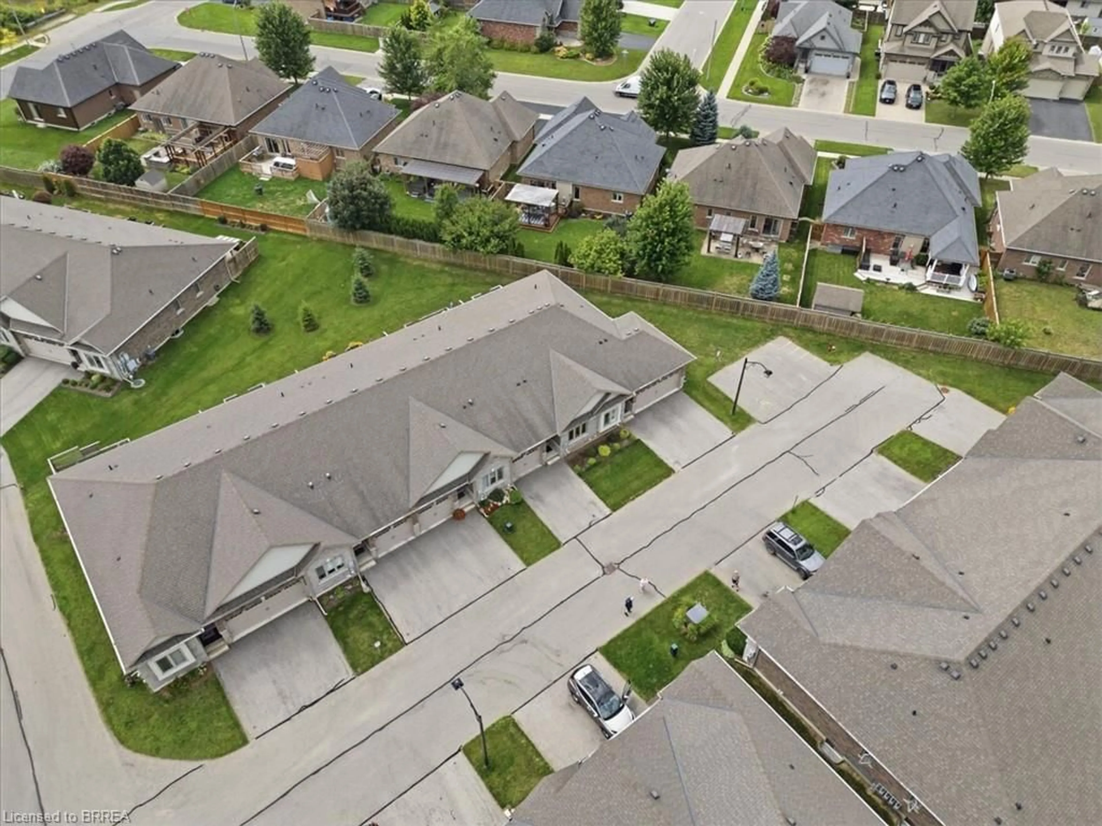 A pic from outside/outdoor area/front of a property/back of a property/a pic from drone, street for 194 Donly Dr #14, Simcoe Ontario N3Y 0C6