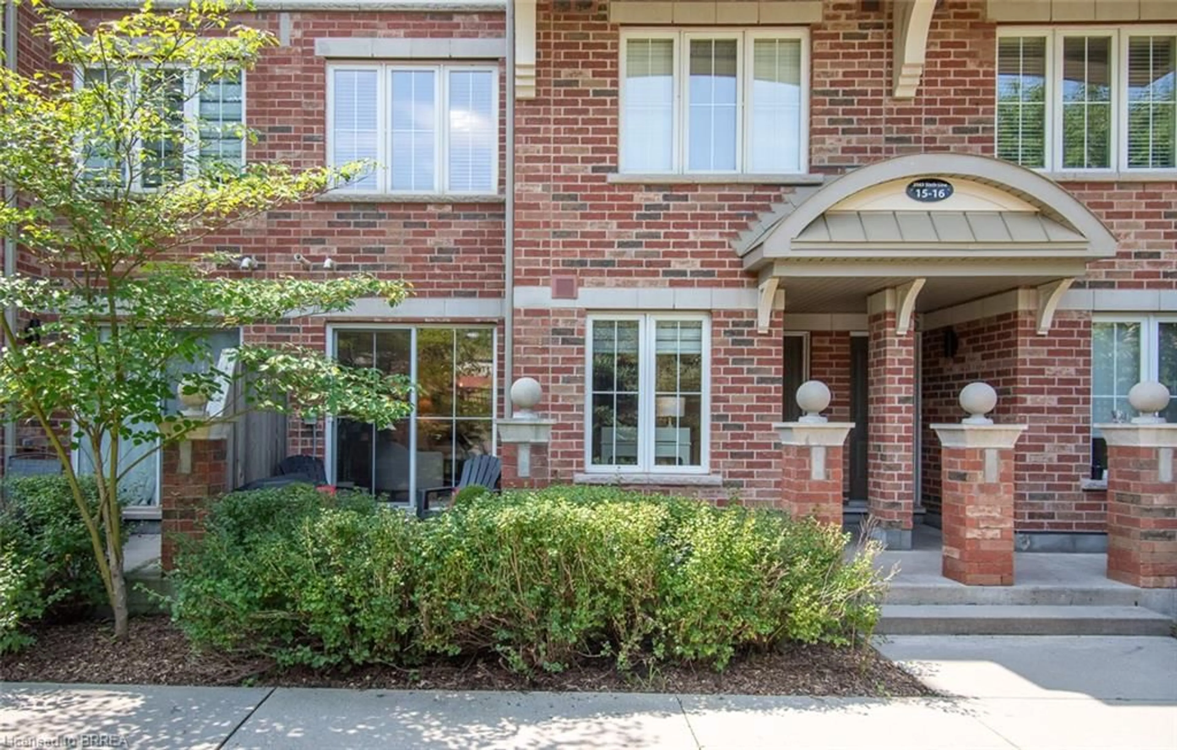 Home with brick exterior material, street for 2563 Sixth Line, Oakville Ontario L6H 0H7