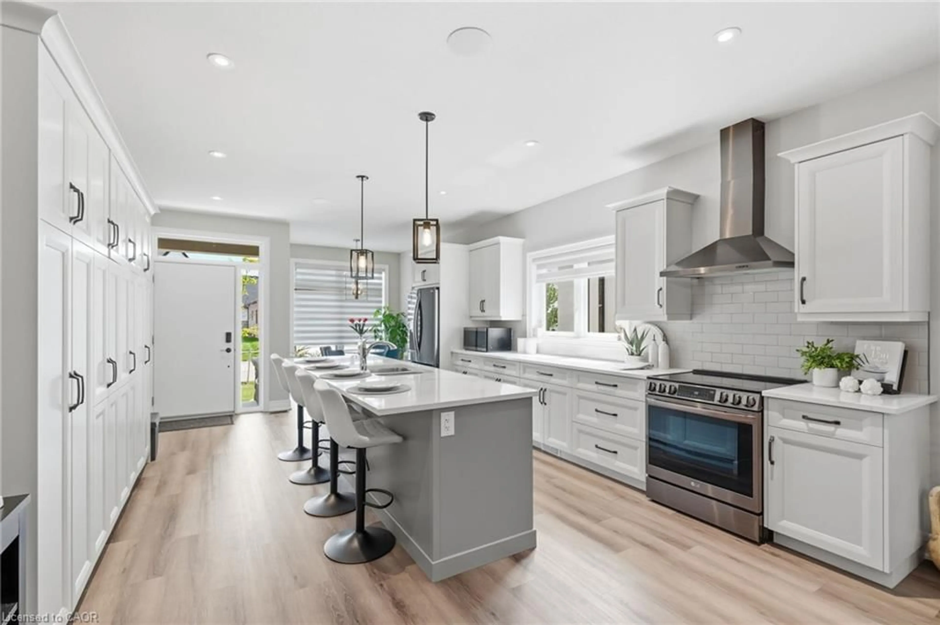 Open concept kitchen, unknown for 25 Sunrise Crt, Ridgeway Ontario L0S 1N0