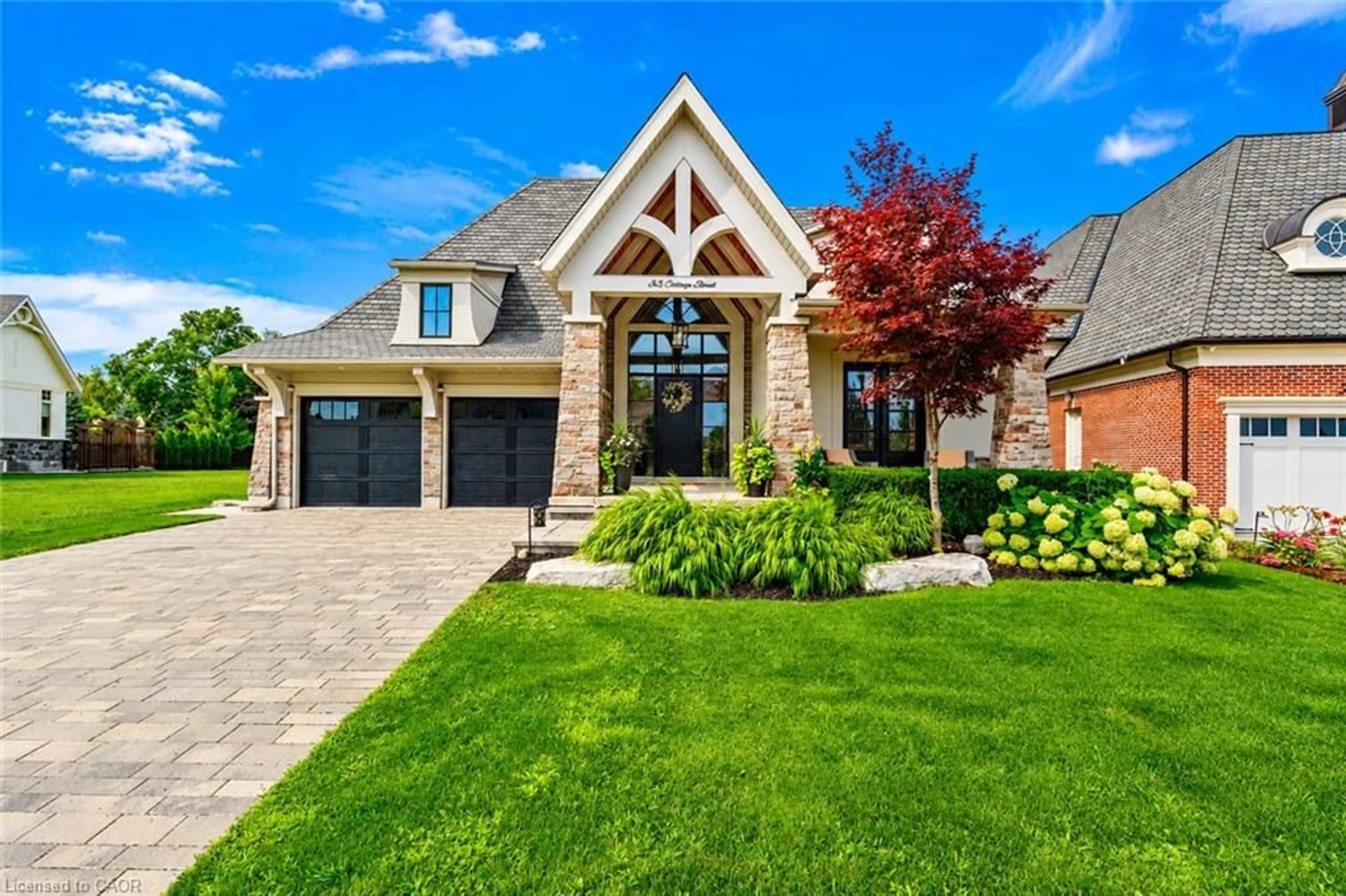 Home with brick exterior material, street for 33 Cottage St, Niagara-on-the-Lake Ontario L0S 1J0