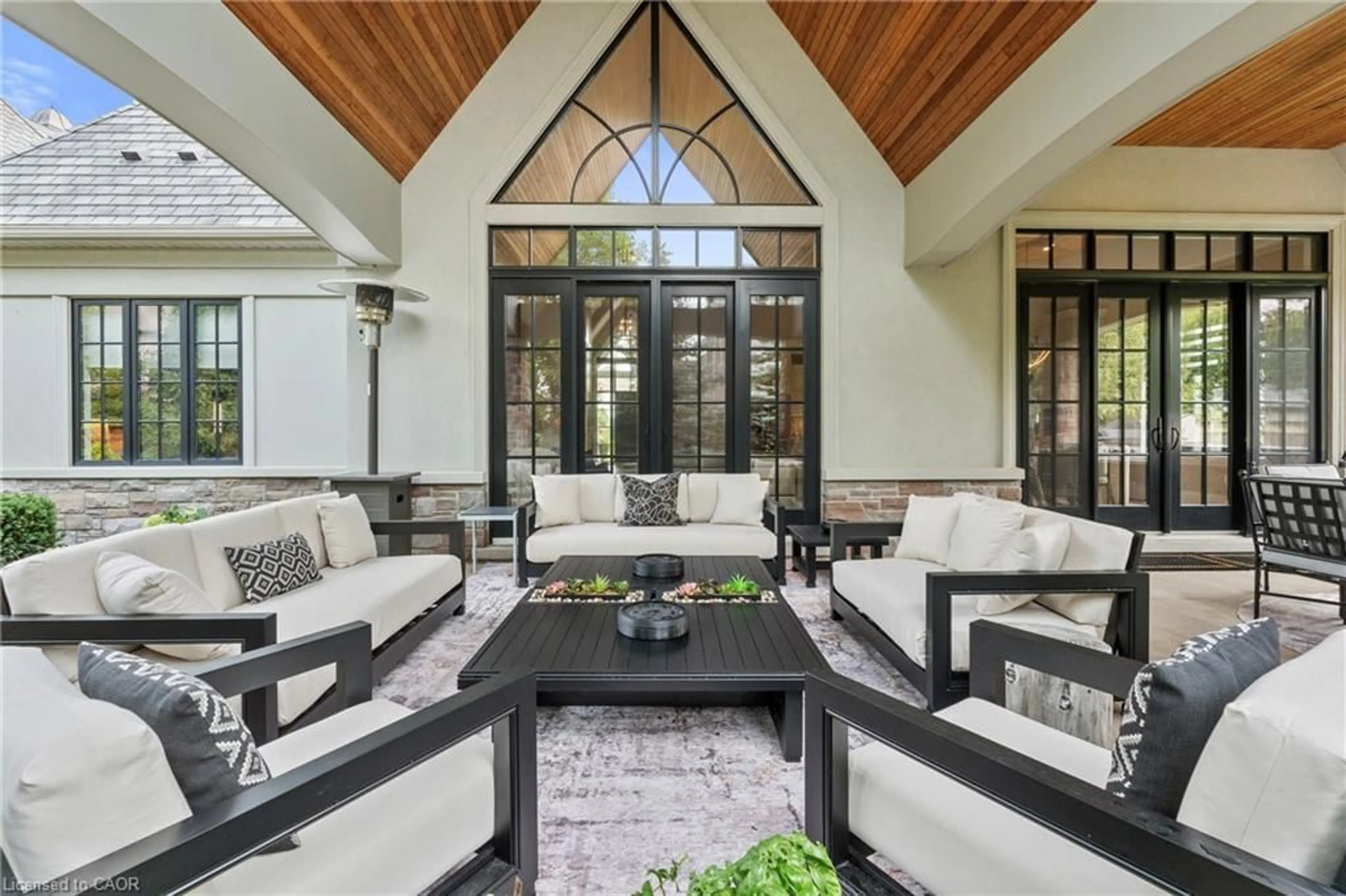 Patio, mountain view for 33 Cottage St, Niagara-on-the-Lake Ontario L0S 1J0