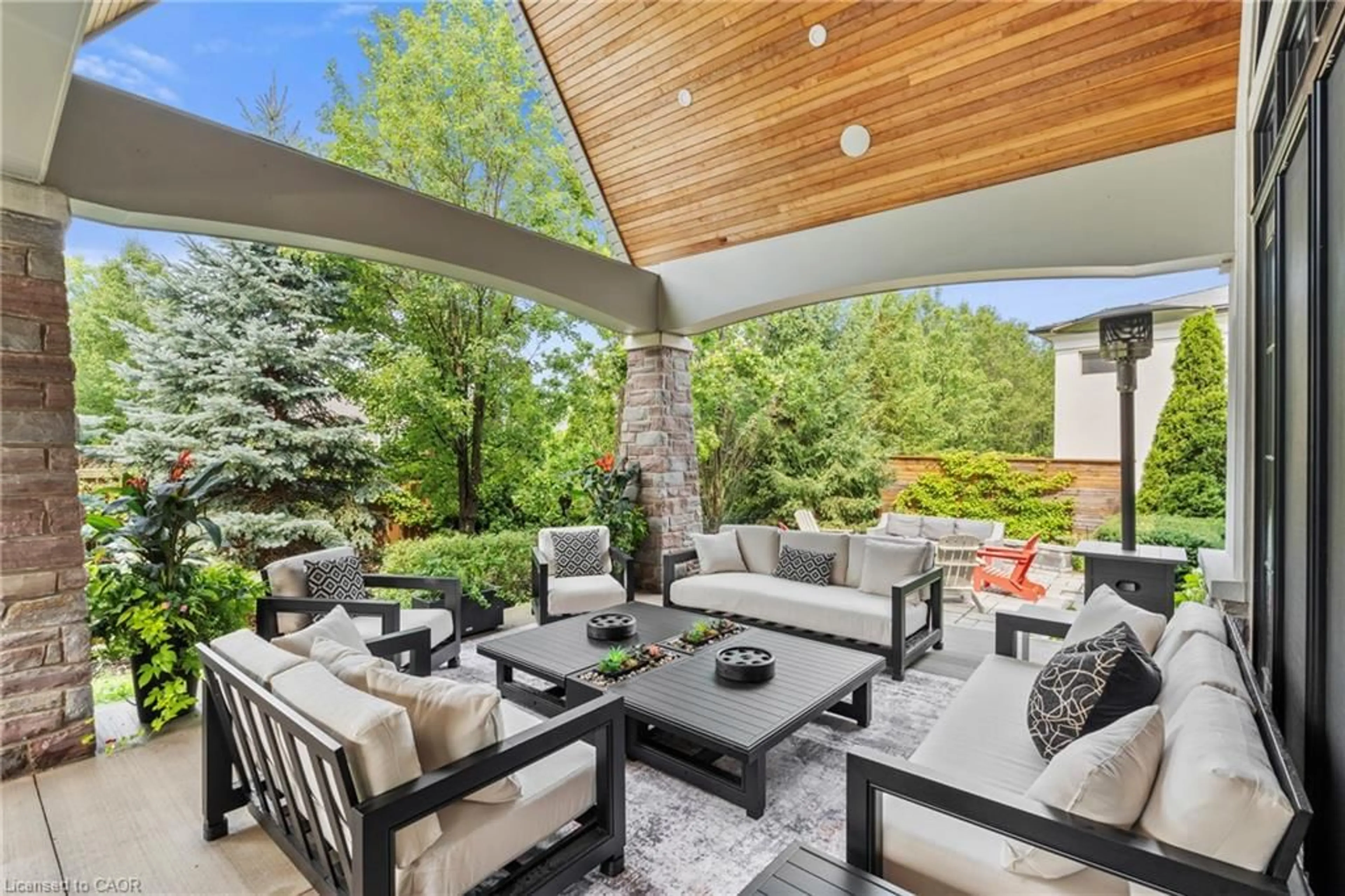 Patio, mountain view for 33 Cottage St, Niagara-on-the-Lake Ontario L0S 1J0