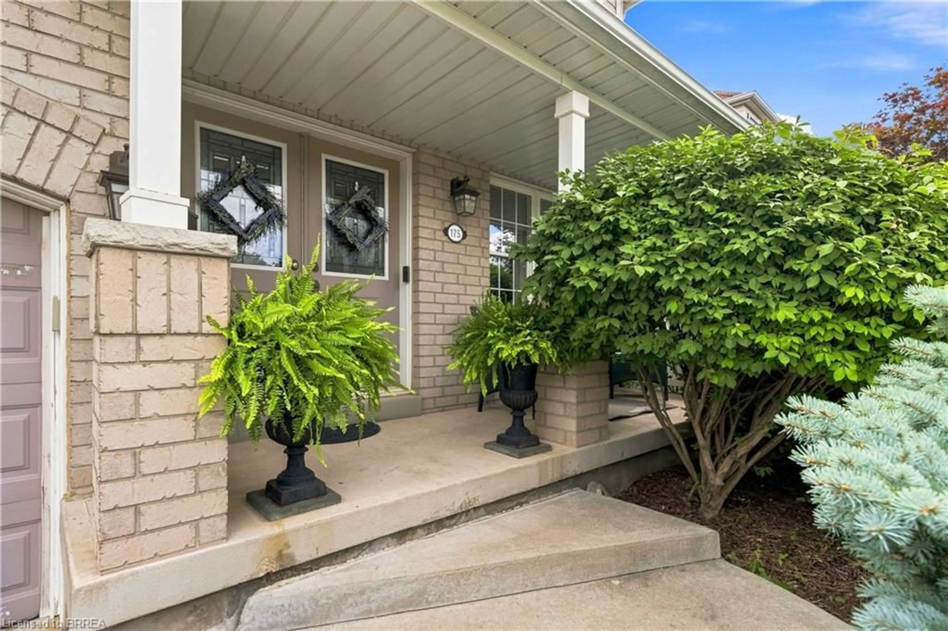 Indoor entryway for 175 Blackburn Dr, Brantford Ontario N3T 0A2