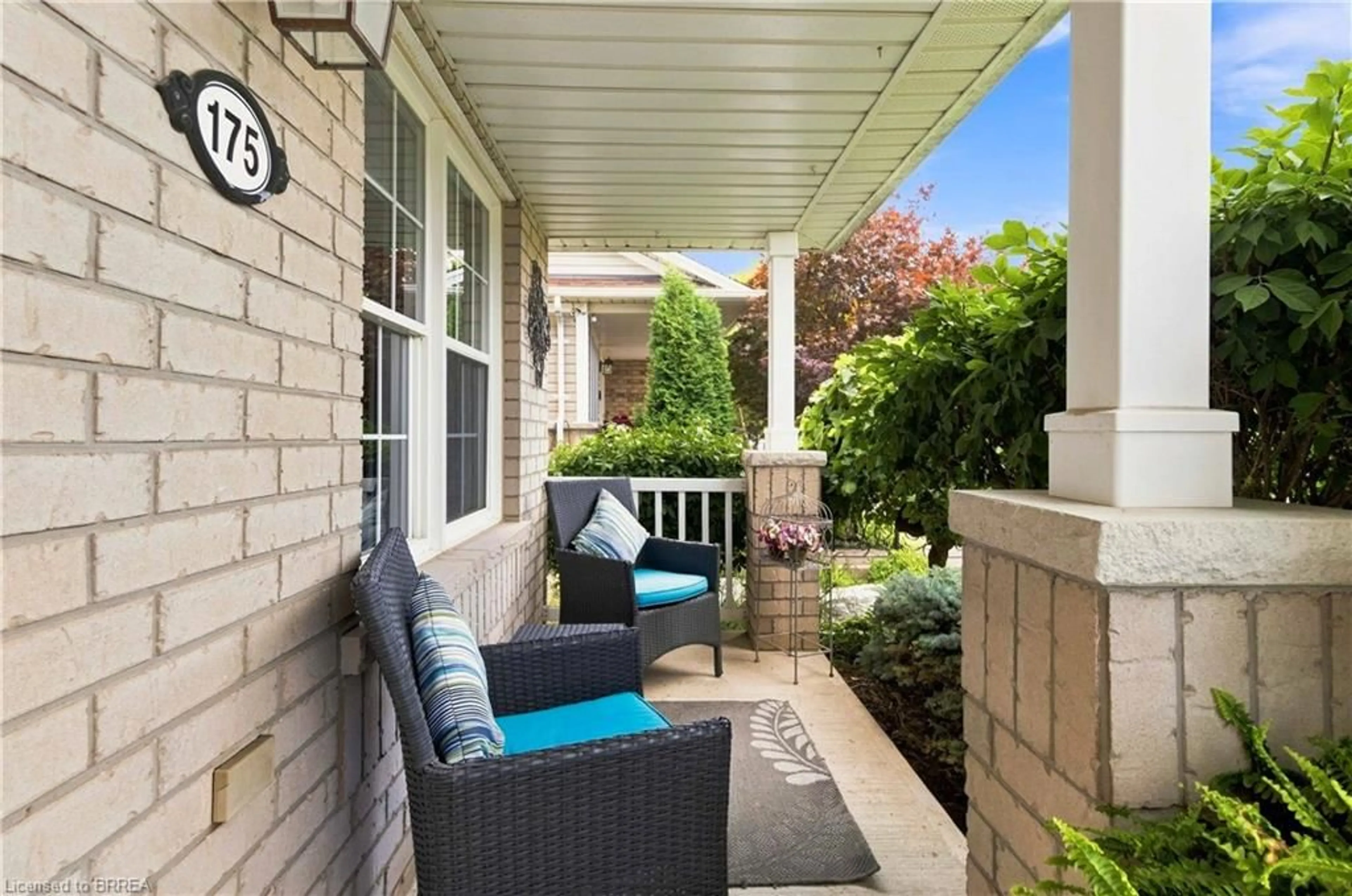 Patio, street for 175 Blackburn Dr, Brantford Ontario N3T 0A2