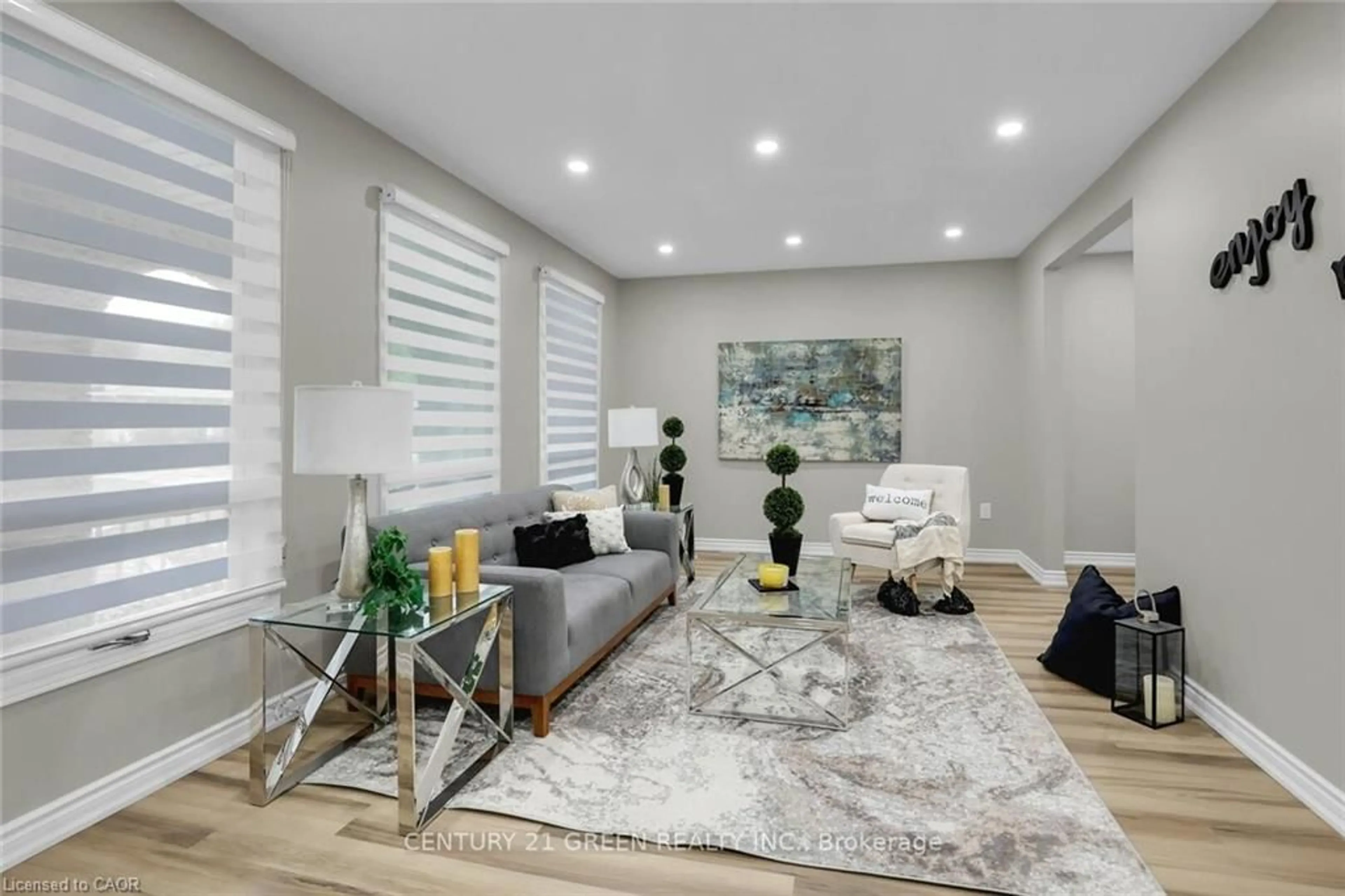 Living room with furniture, unknown for 7812 Badger Rd, Niagara Falls Ontario L2H 2J5