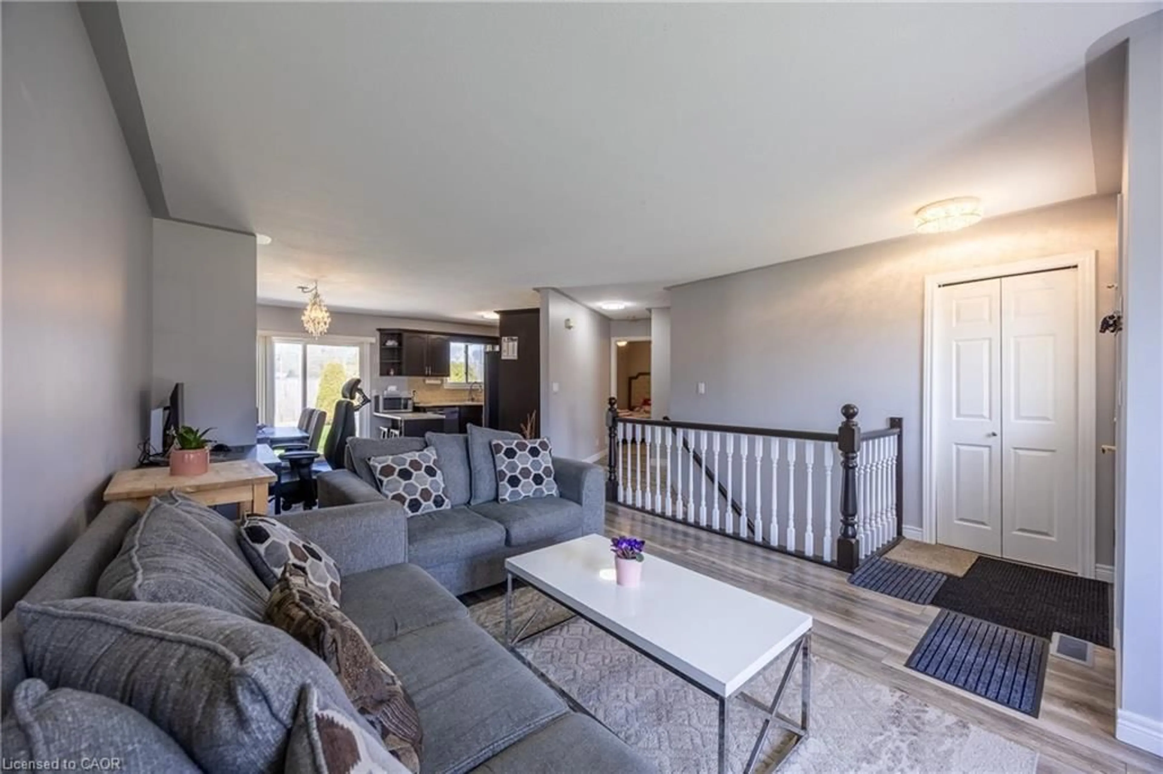 Living room with furniture, unknown for 44 Geoffery Rd, Port Dover Ontario N0A 1N4